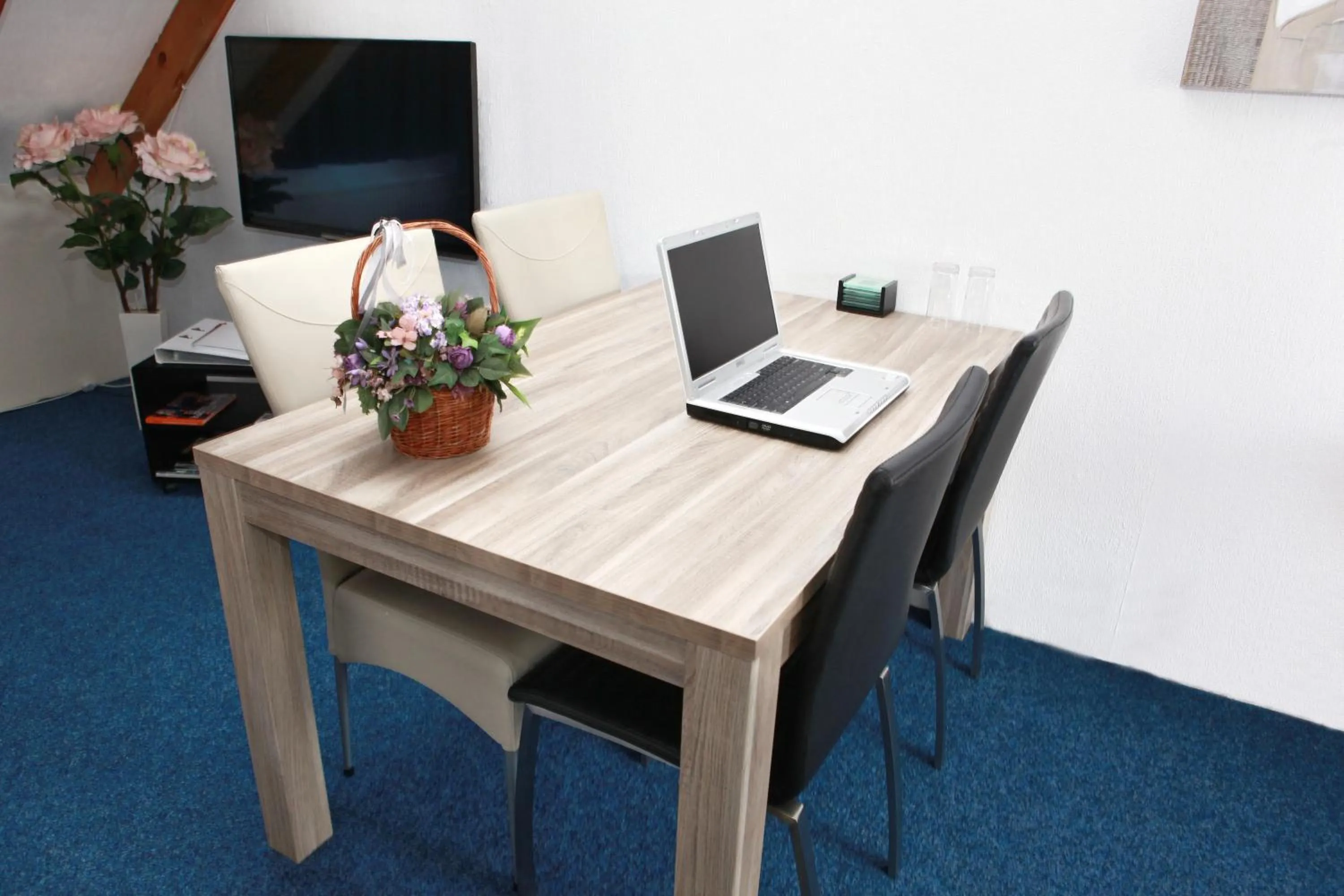 Dining area in Teska Bed & Breakfast