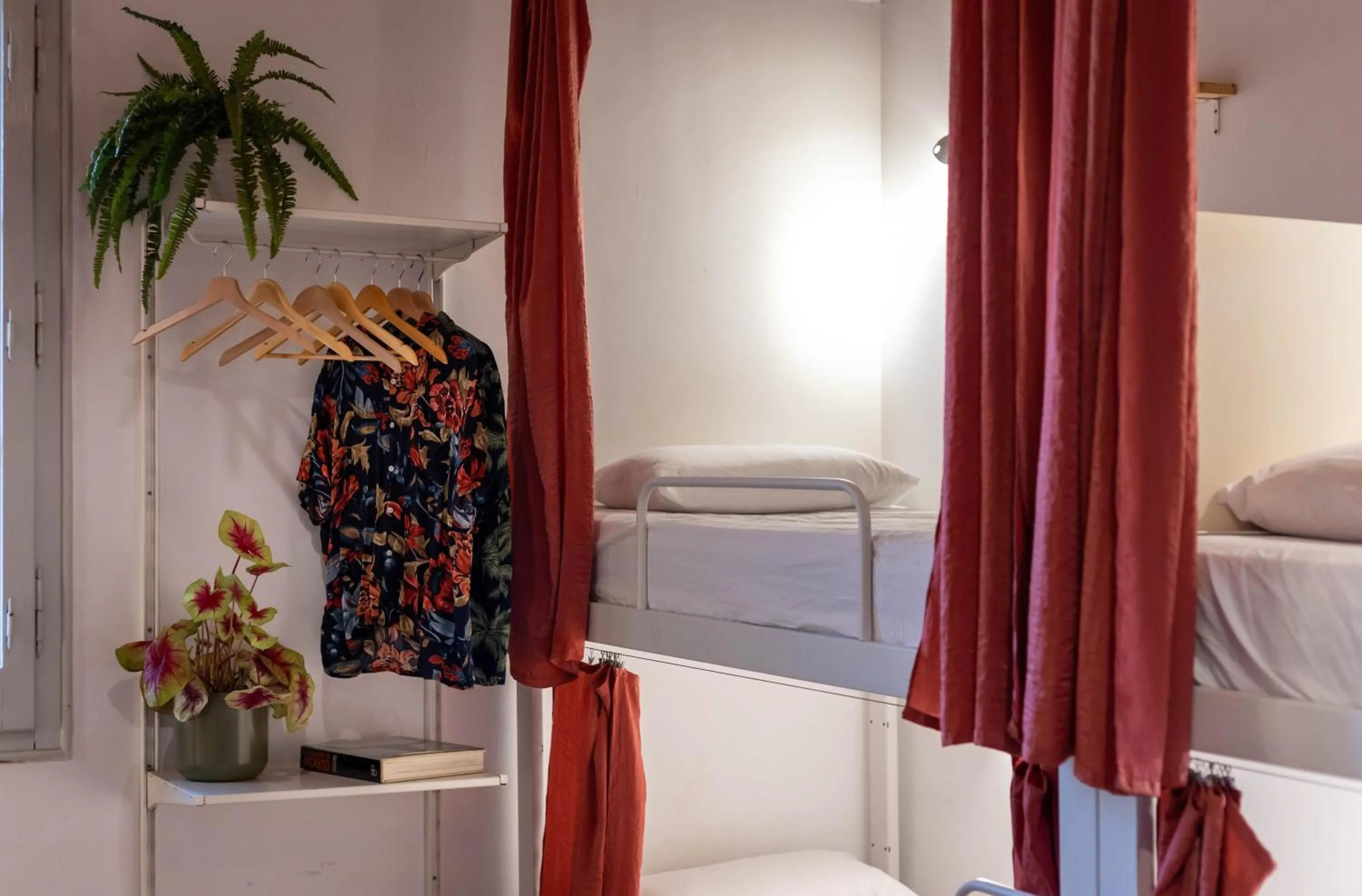 Decorative detail, Bed in Primavera Hostel