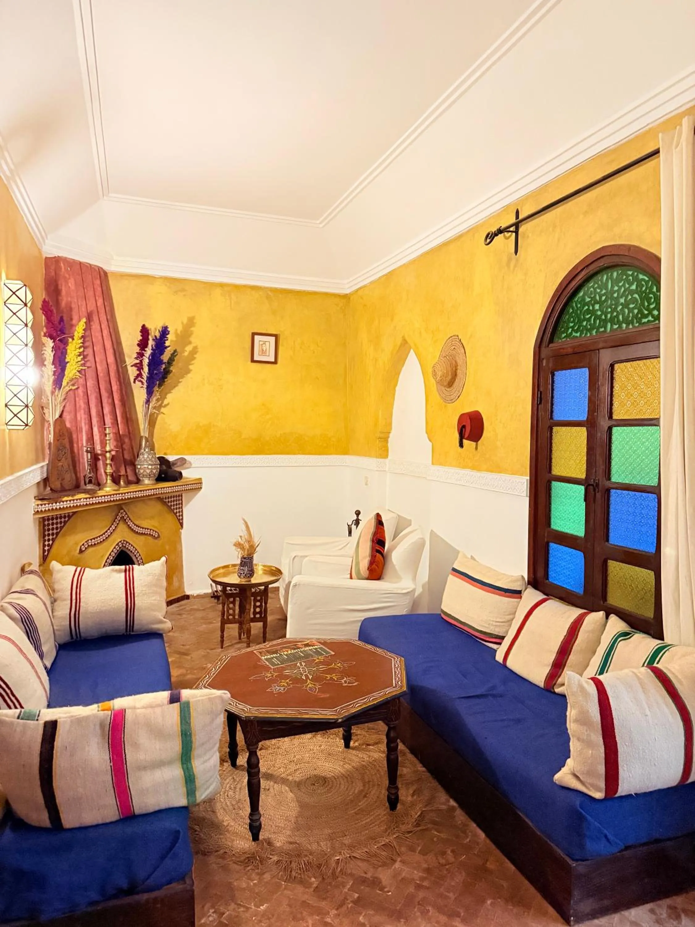 Living room, Bed in Riad Dama & Spa
