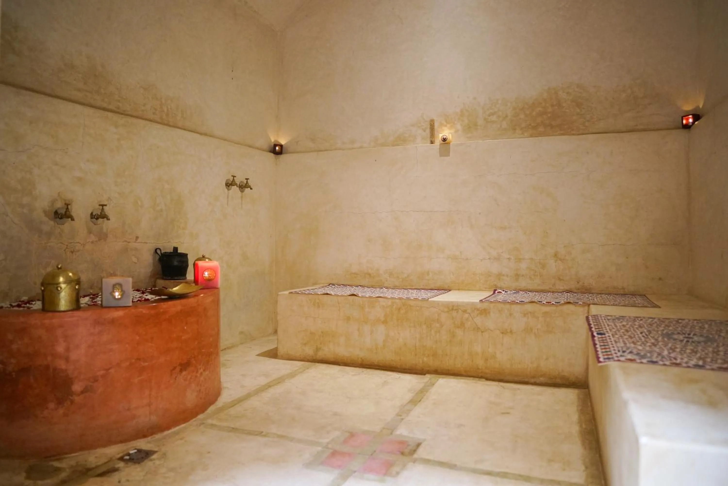 Steam room in Riad Dama & Spa