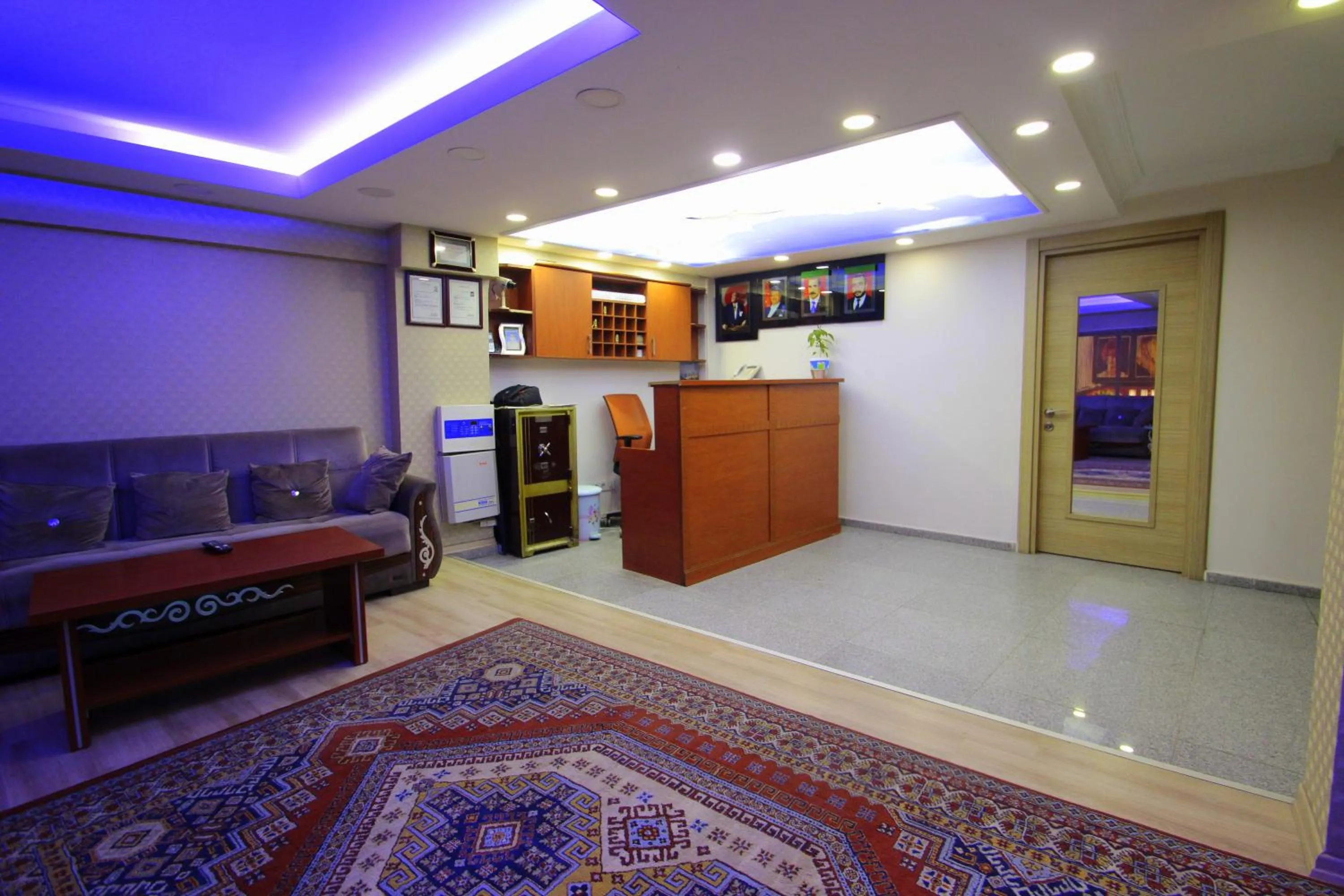 Lobby or reception in Istanbul Metro Hotel
