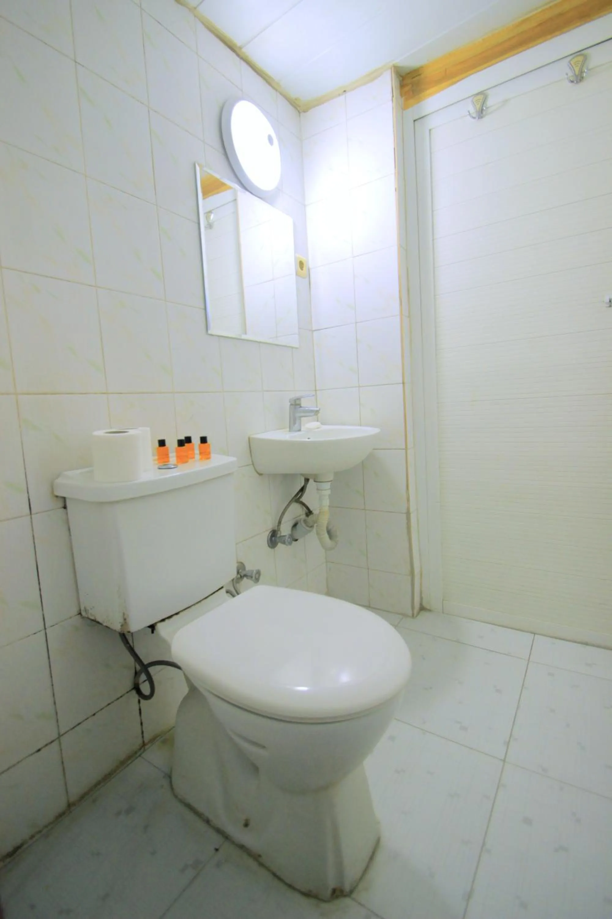 Bathroom in Istanbul Metro Hotel