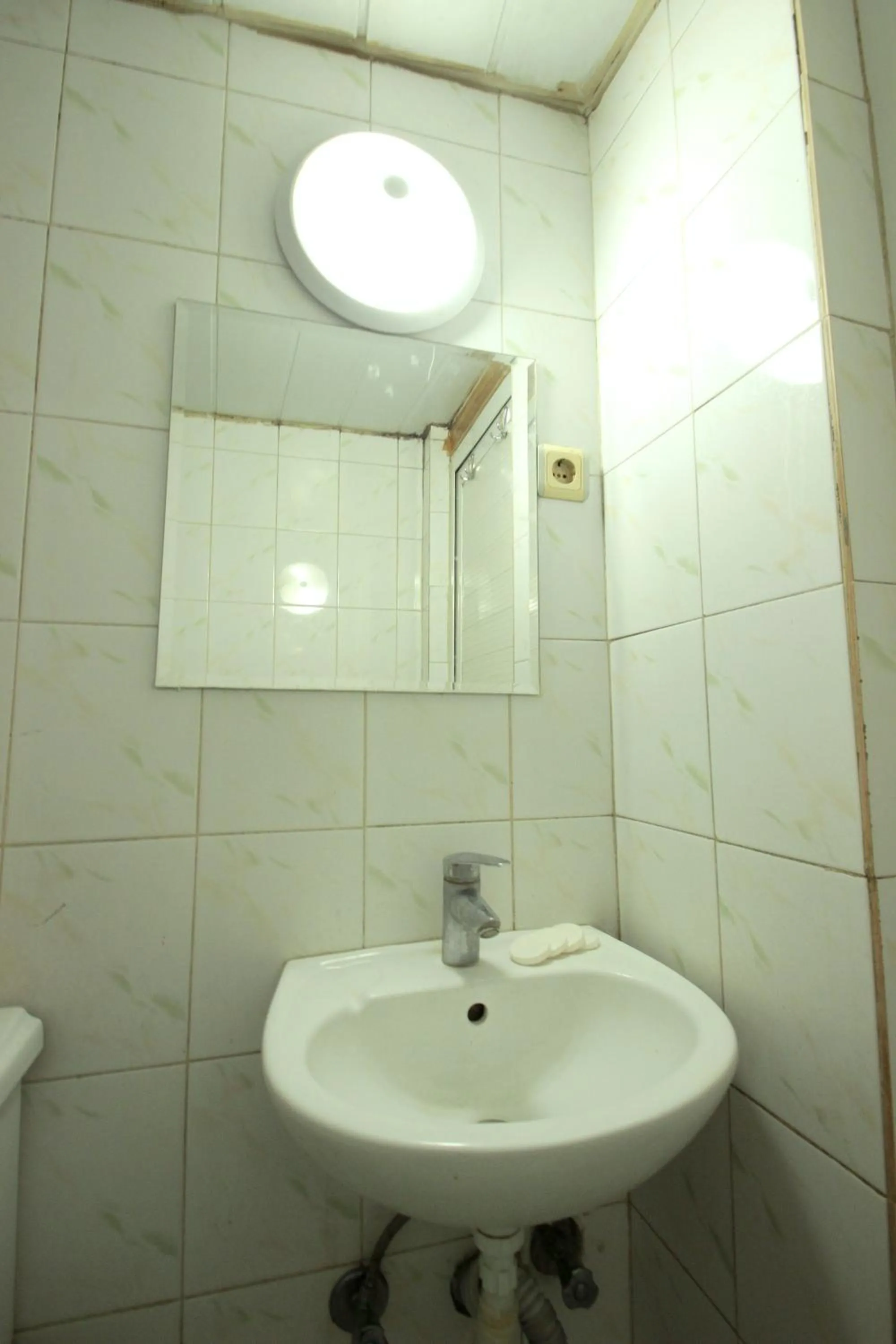 Bathroom in Istanbul Metro Hotel