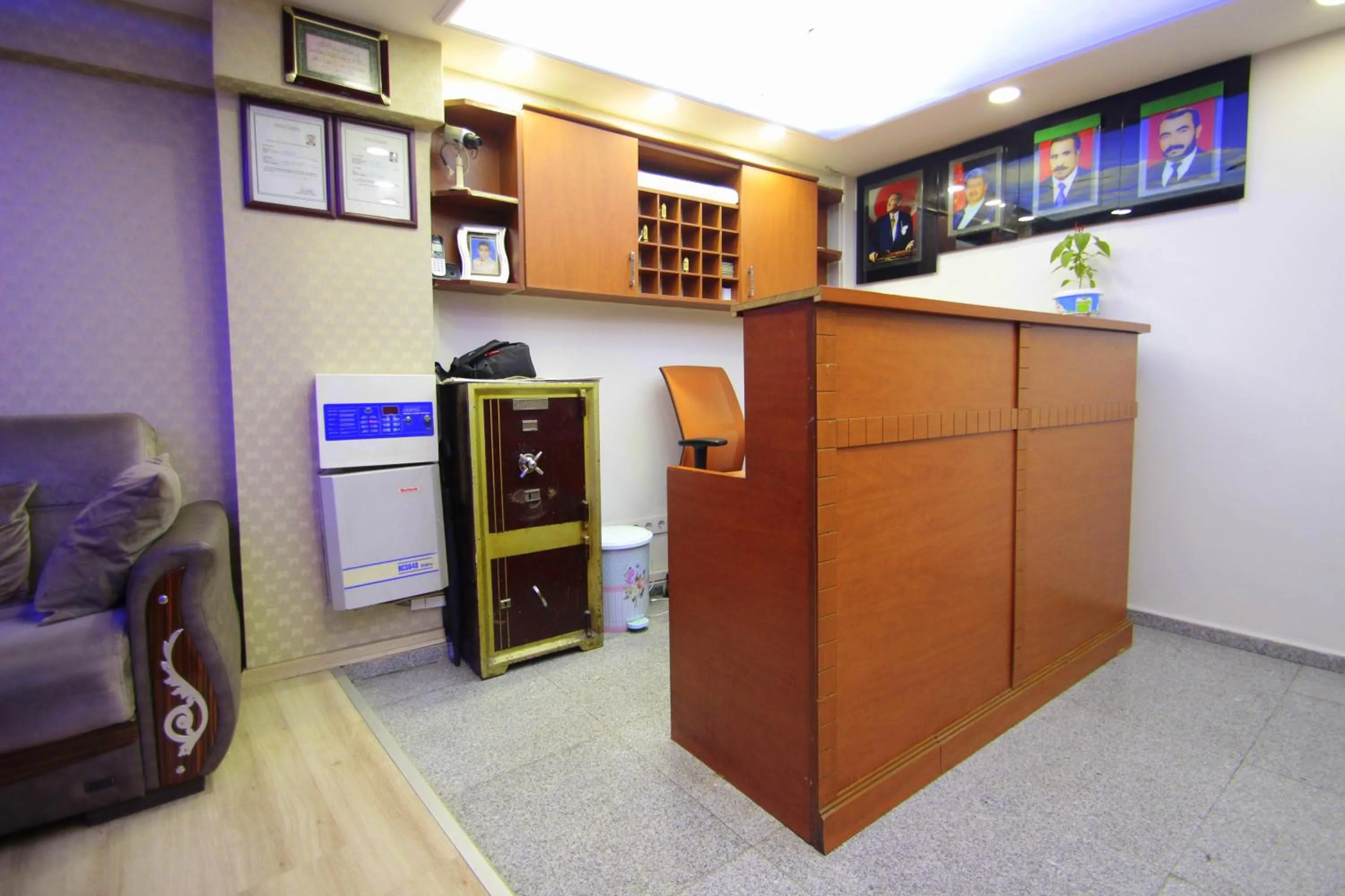 Lobby or reception in Istanbul Metro Hotel