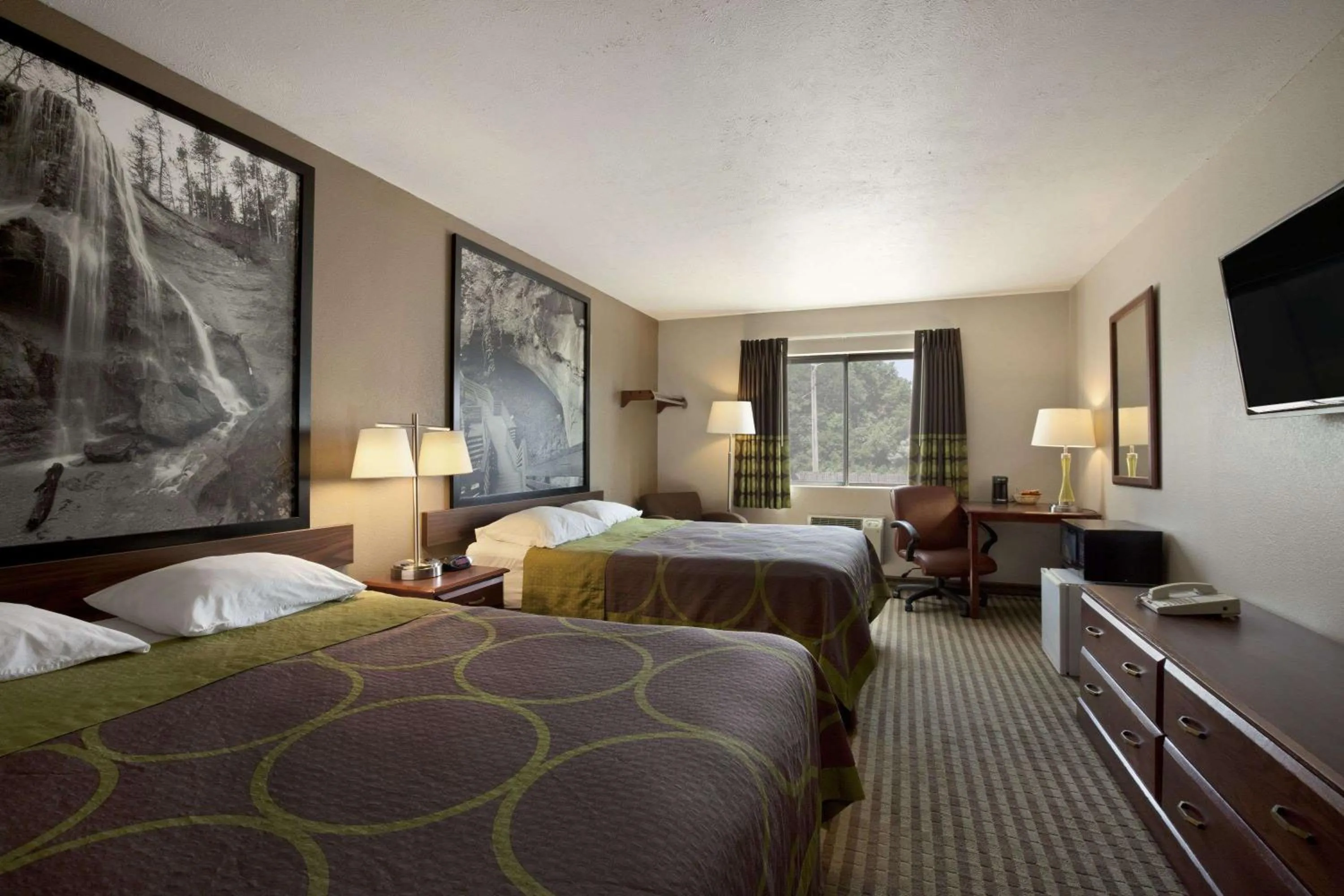 Photo of the whole room, Bed in Super 8 by Wyndham Fremont NE