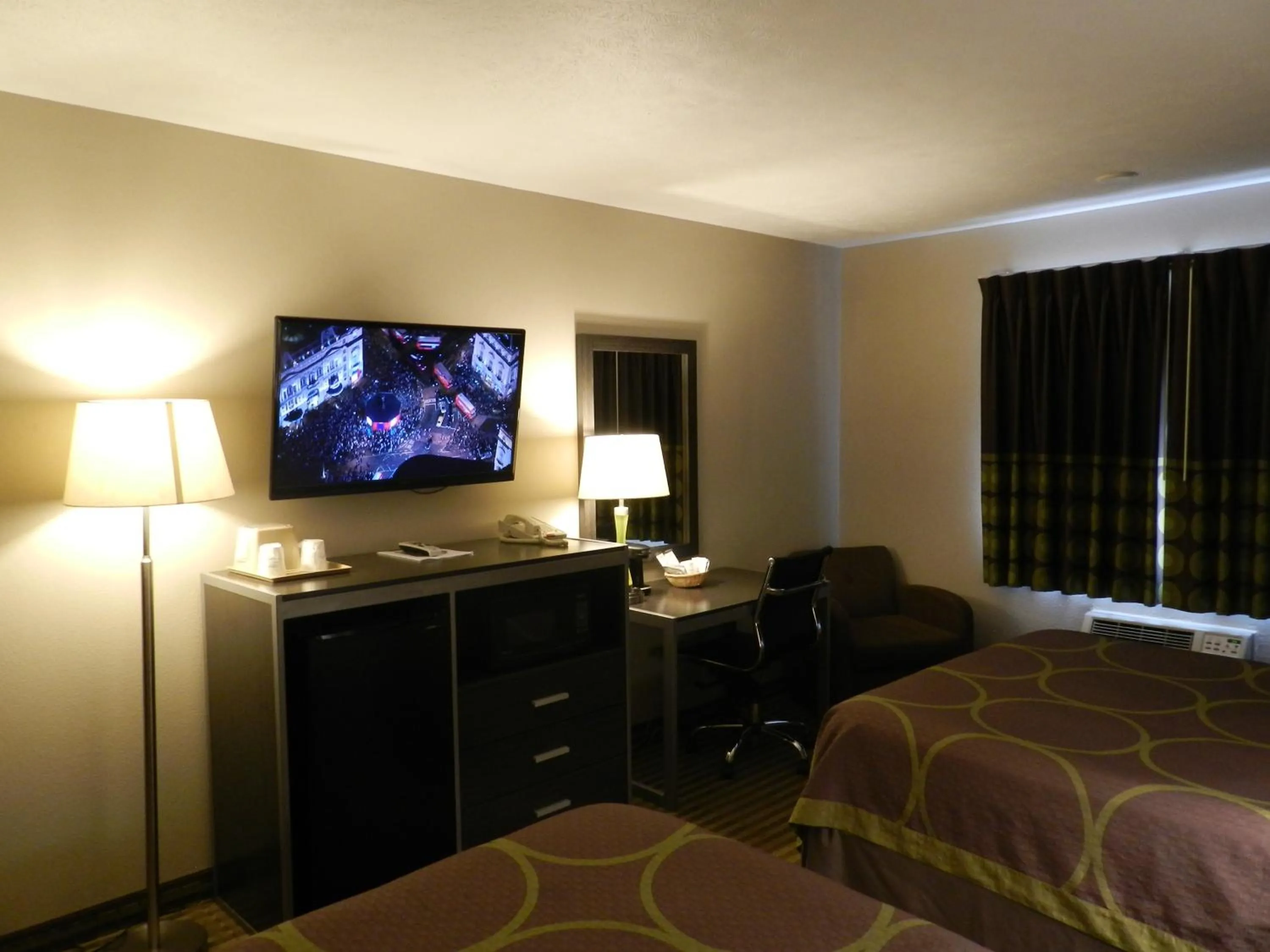 Other, Bed in Super 8 by Wyndham Fremont NE