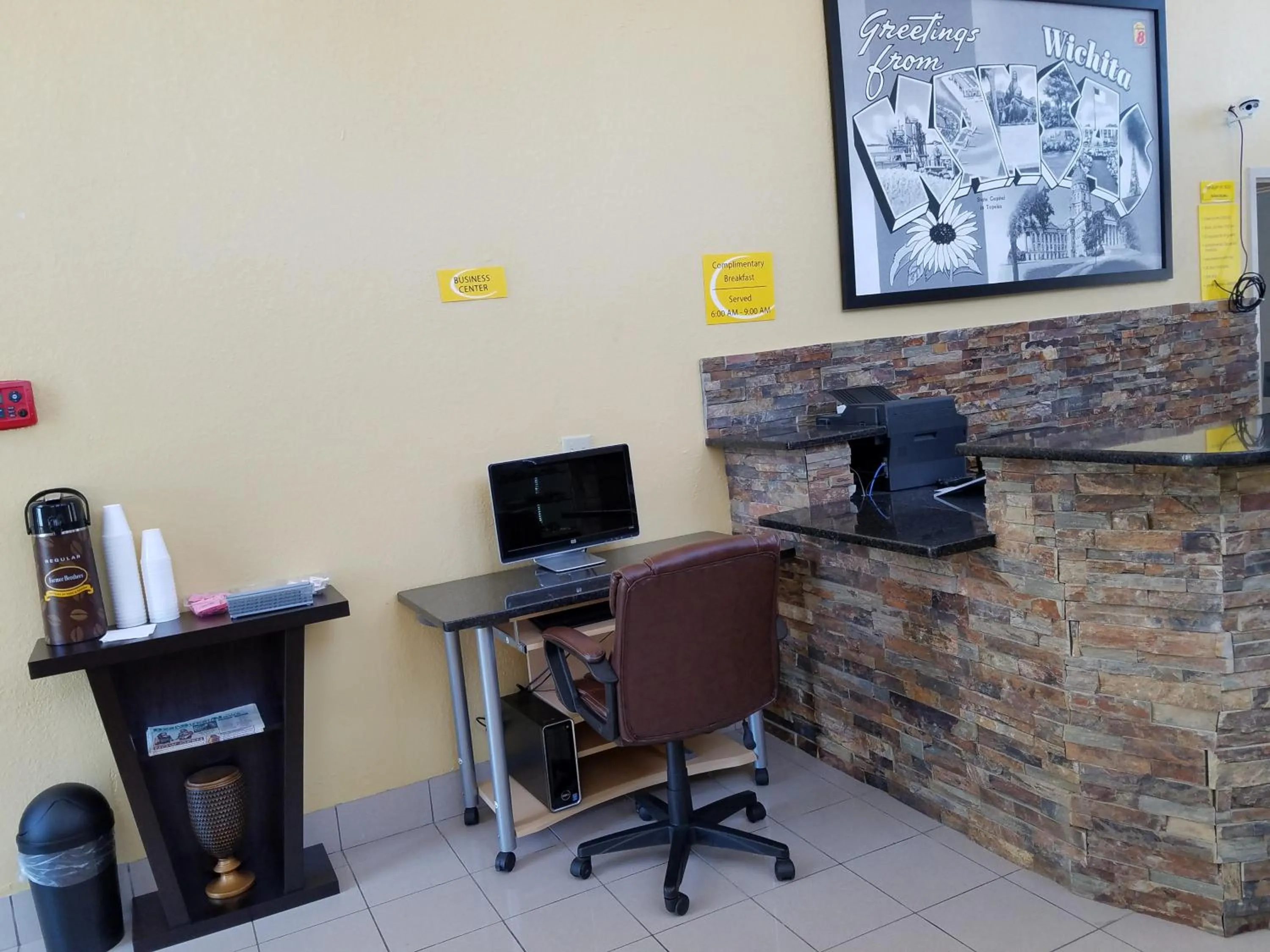 Lobby or reception in Super 8 by Wyndham Wichita Airport West Kellogg