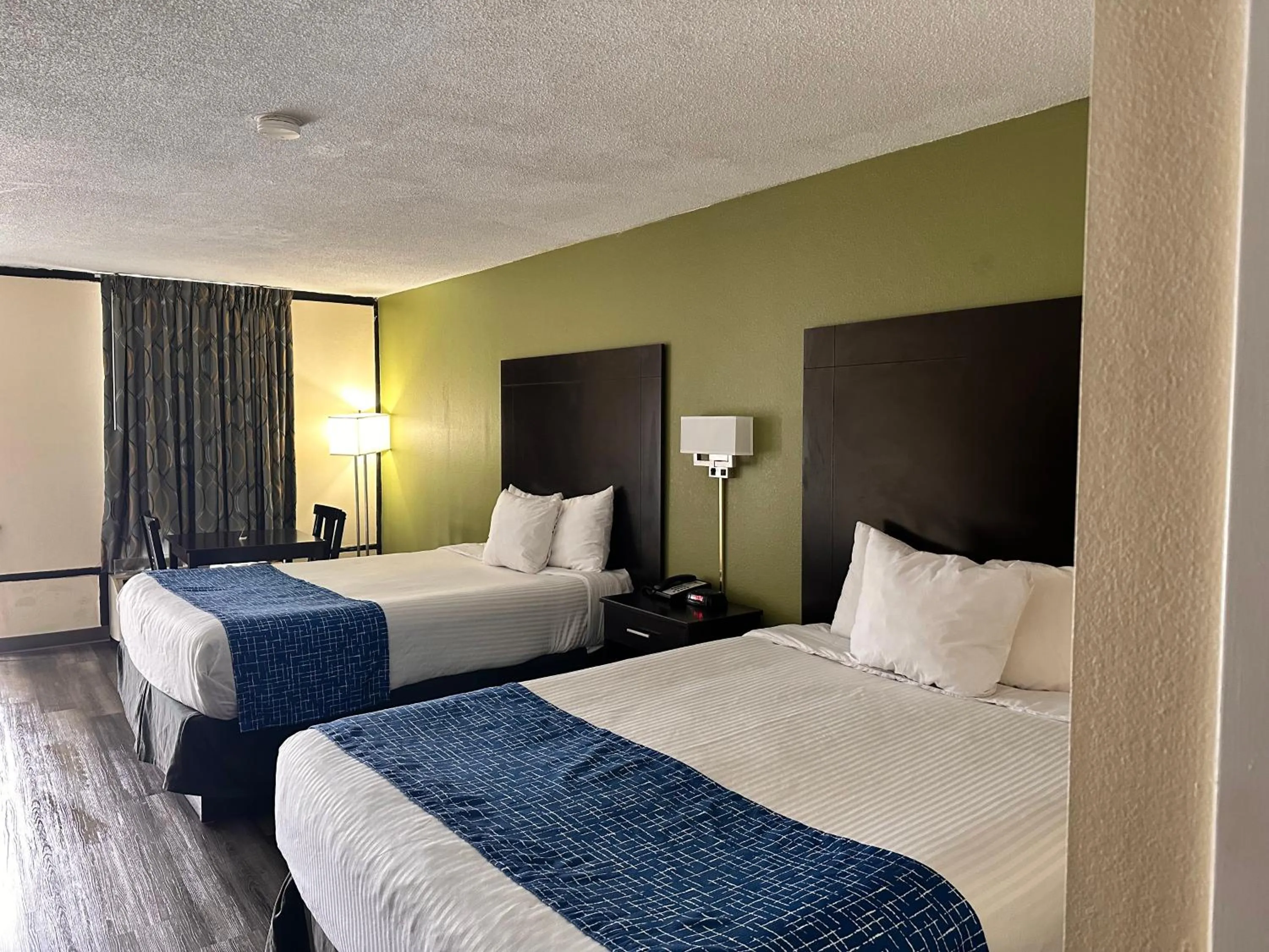 Bed in Travelodge by Wyndham Clarksville