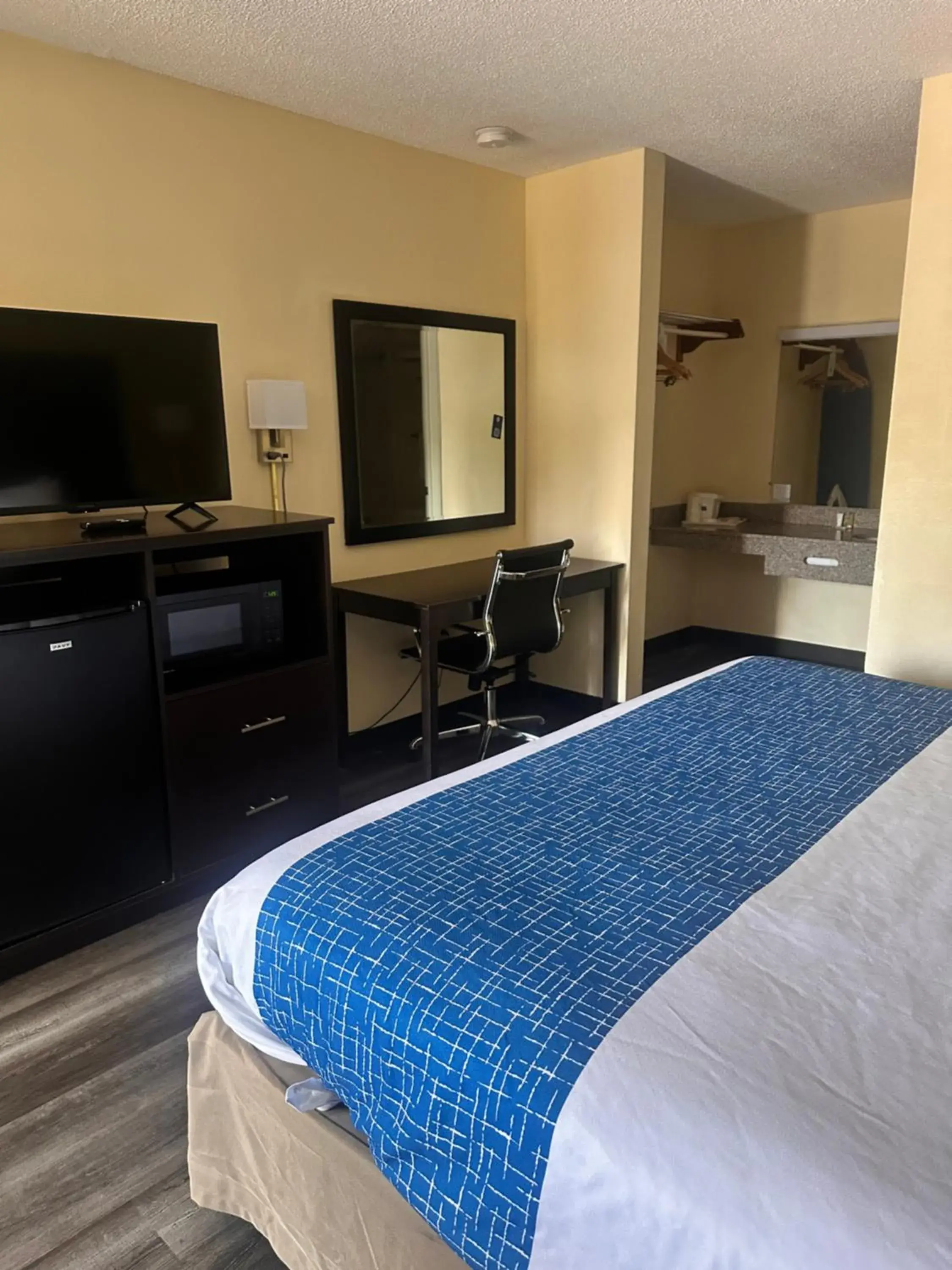 King Room - Smoking in Travelodge by Wyndham Clarksville King Room - Smoking in Travelodge by Wyndham Clarksville