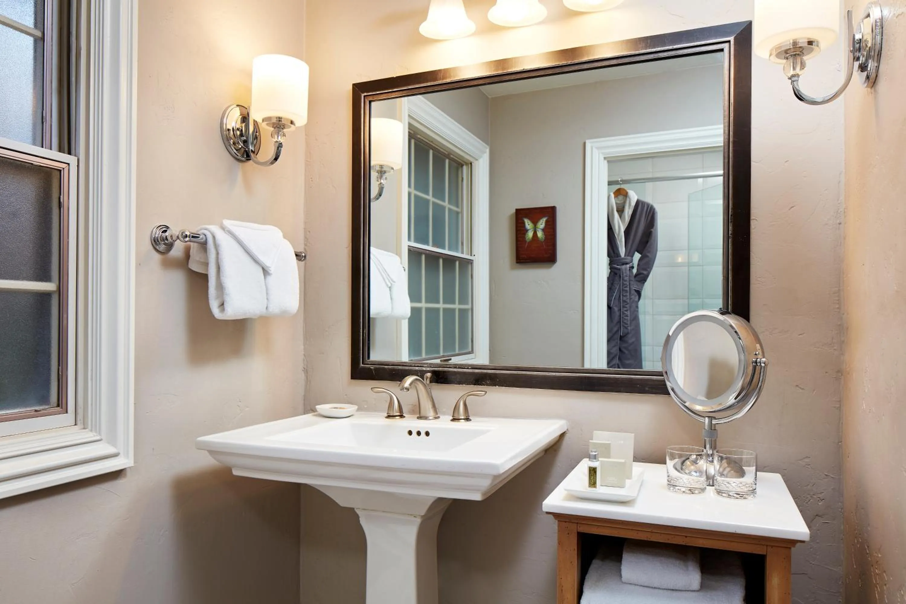Bathroom in L'Auberge De Sedona