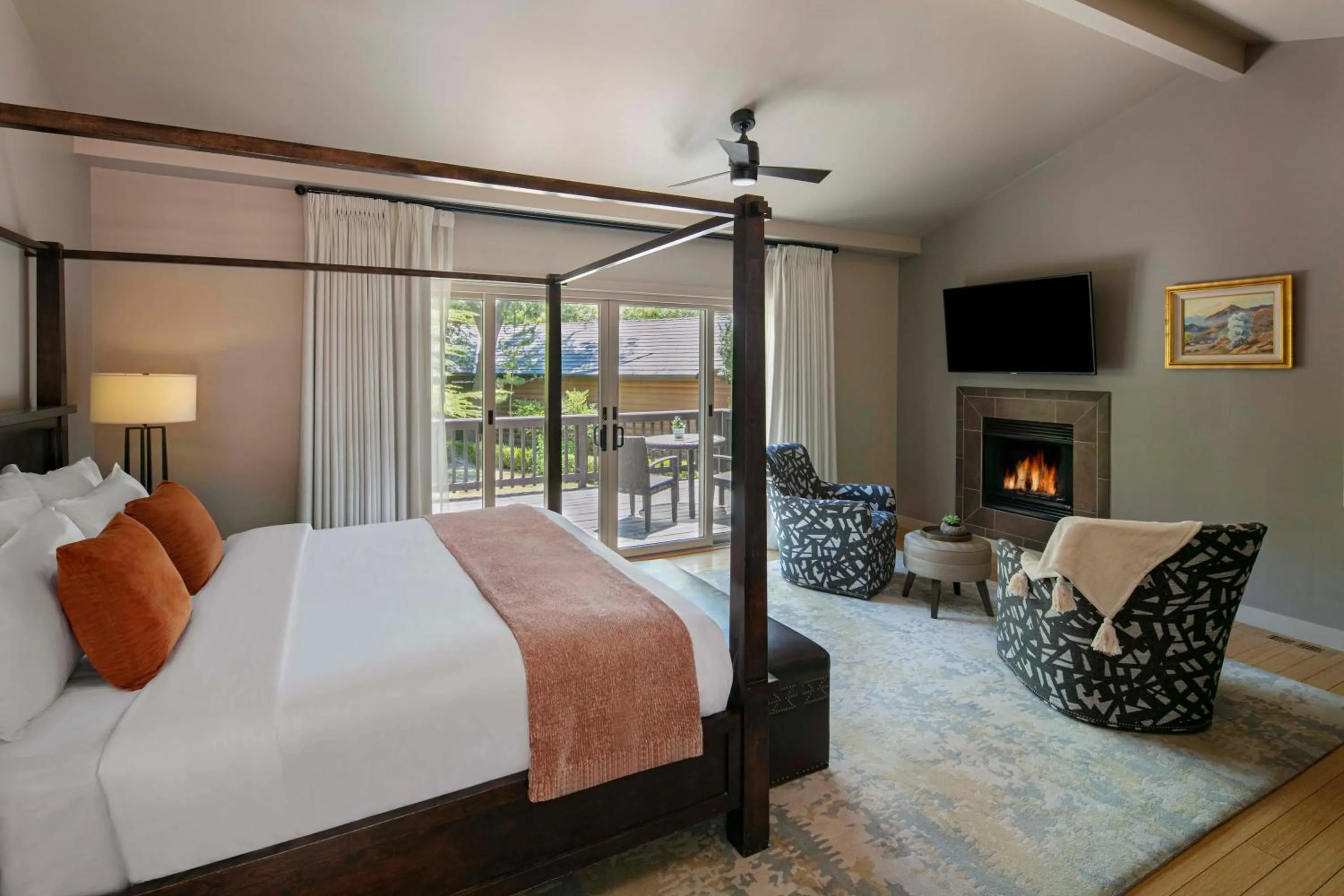 flat iron, Bed in L'Auberge De Sedona