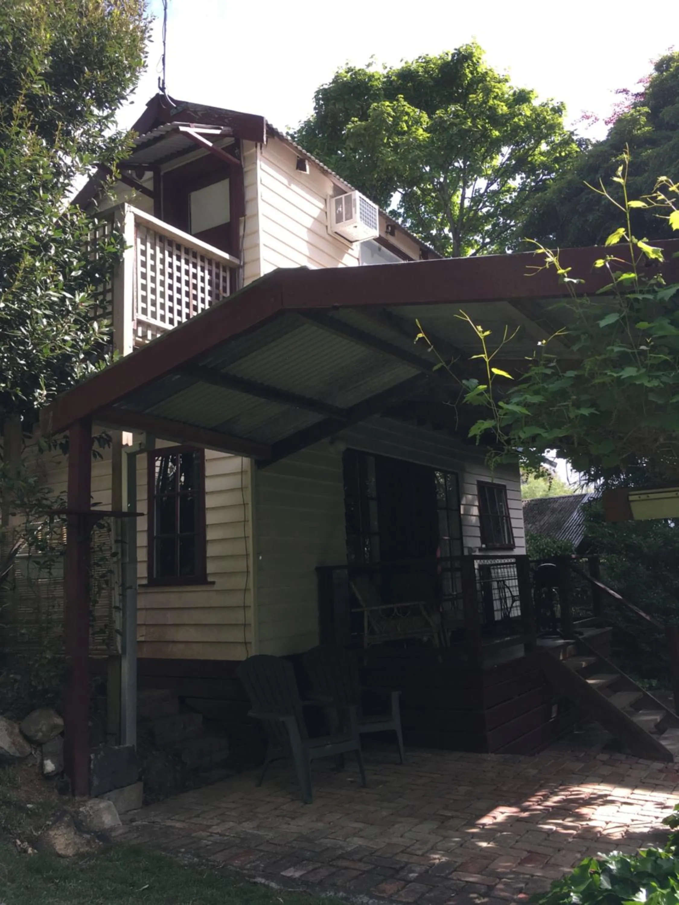 Property building in Stone's Throw Cottage Bed and Breakfast