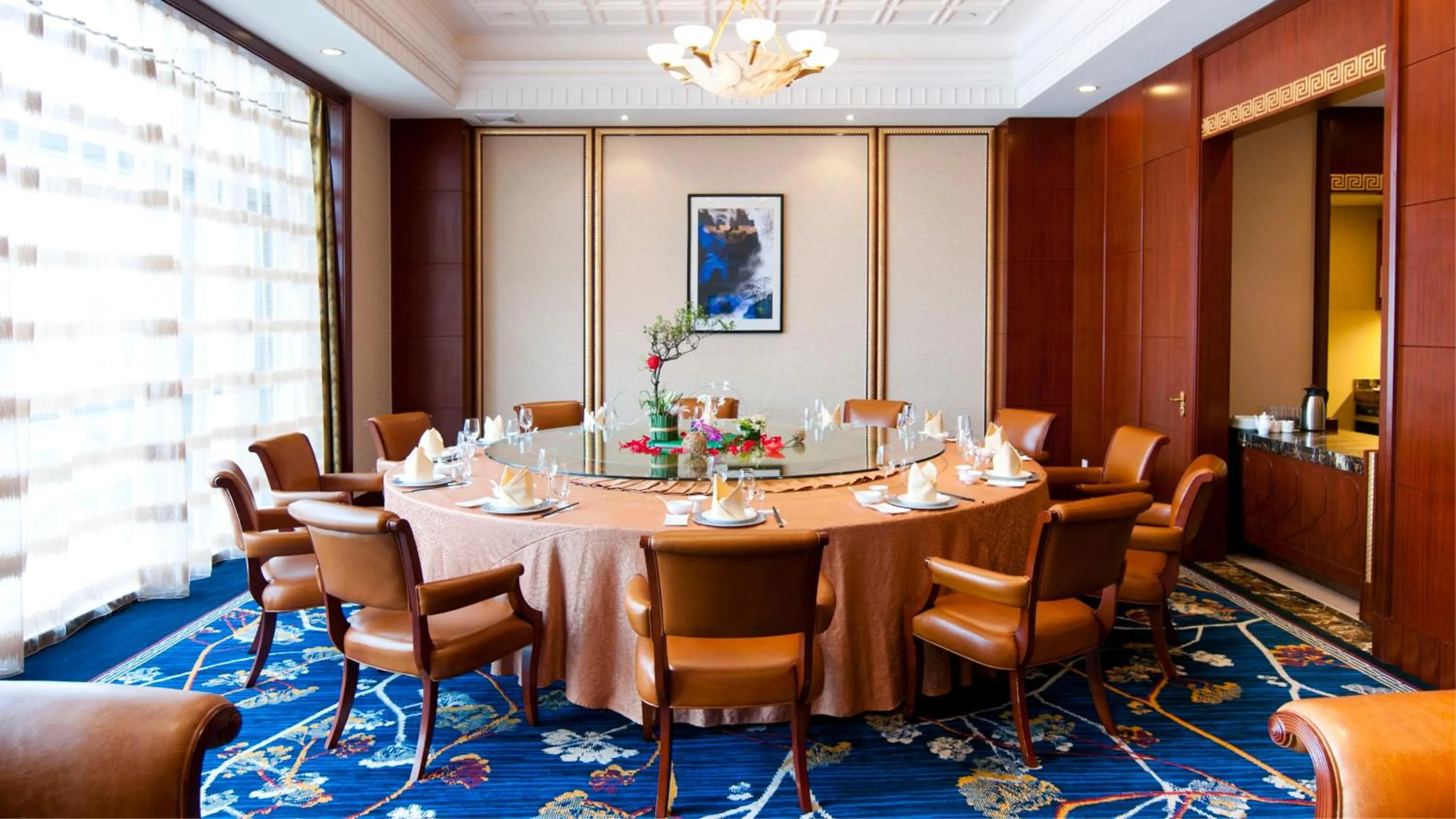 Restaurant/places to eat in Crowne Plaza Deqing Moganshan by IHG