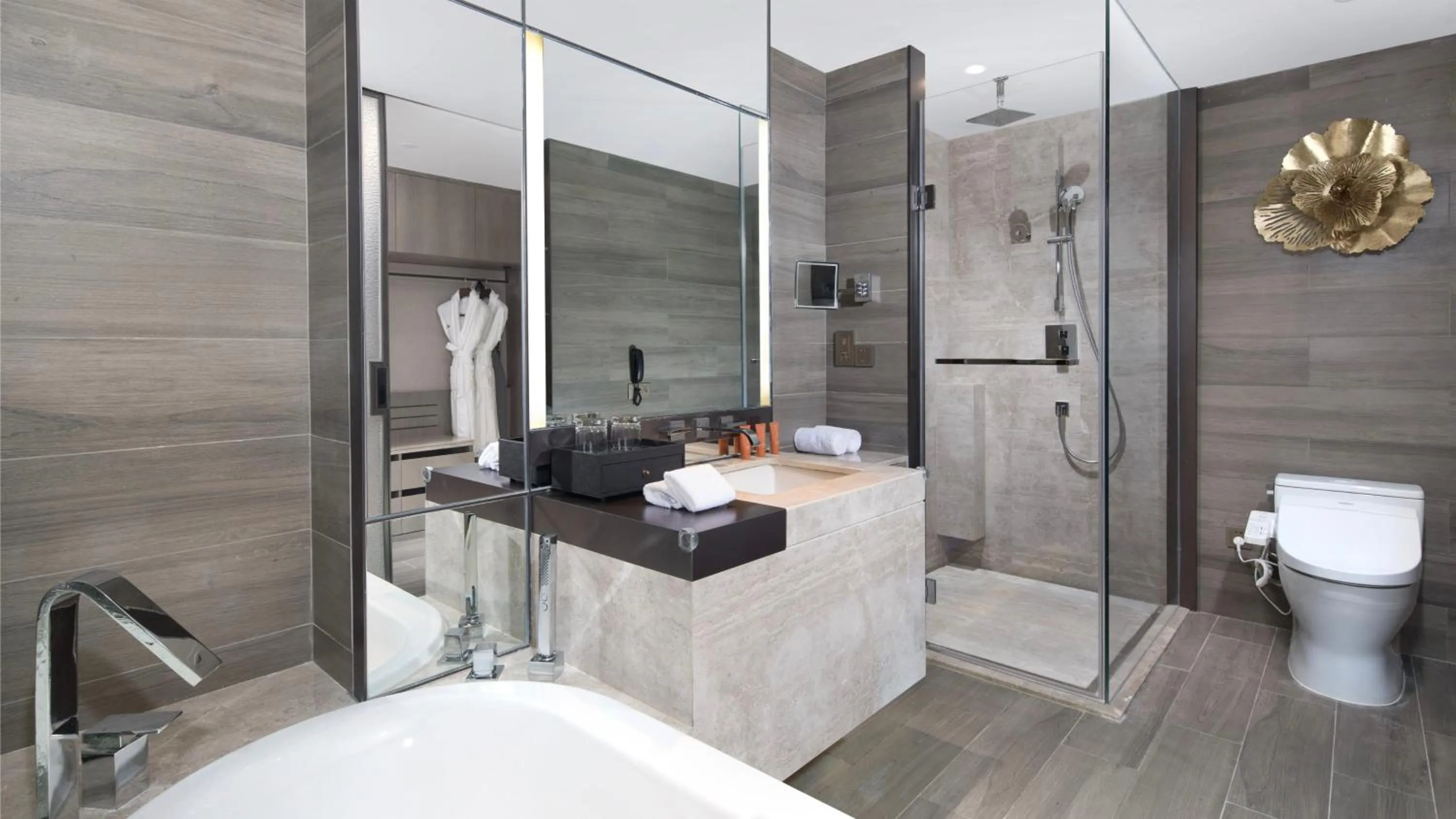 Bathroom in Crowne Plaza Deqing Moganshan by IHG