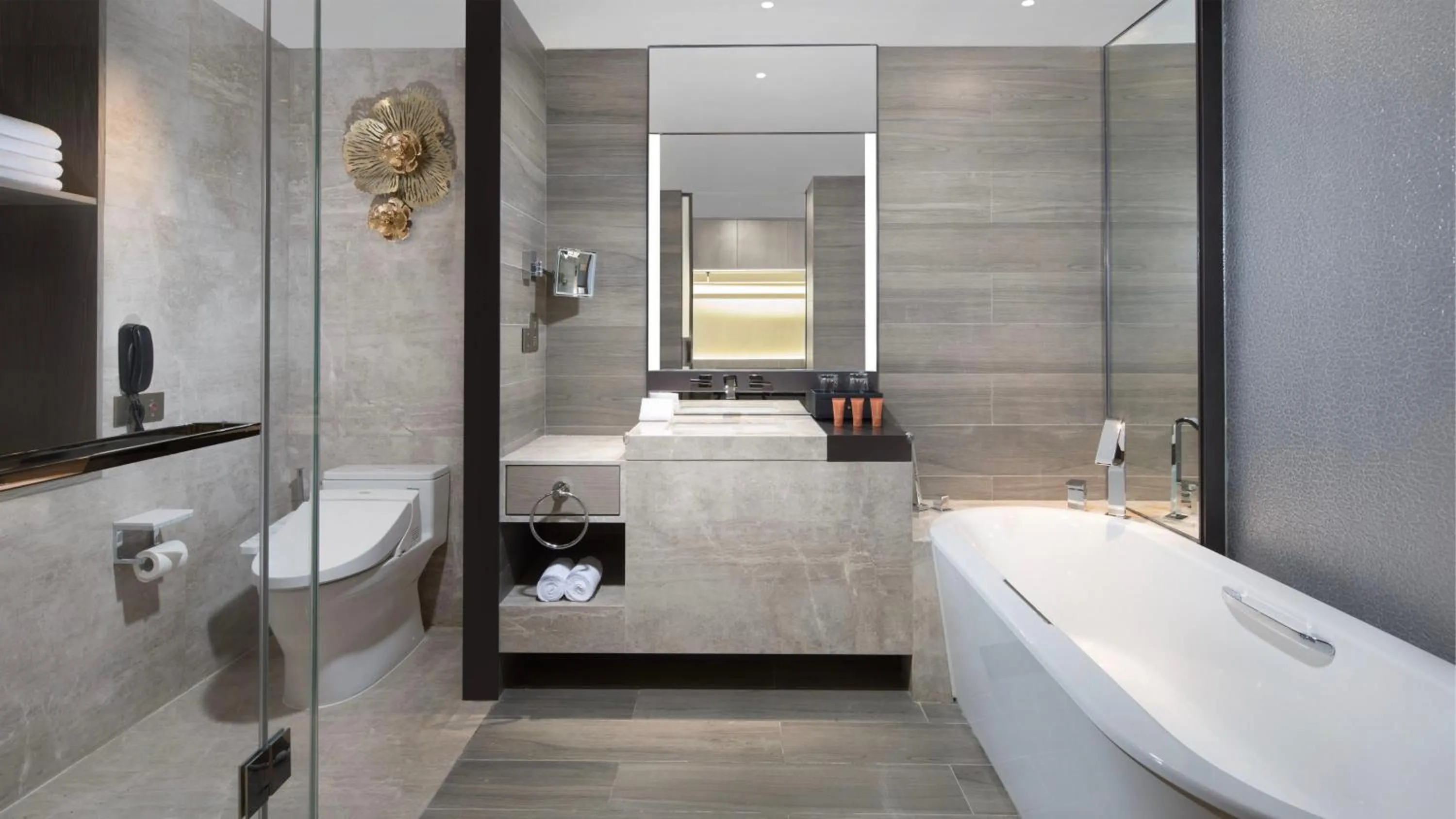 Bathroom in Crowne Plaza Deqing Moganshan by IHG