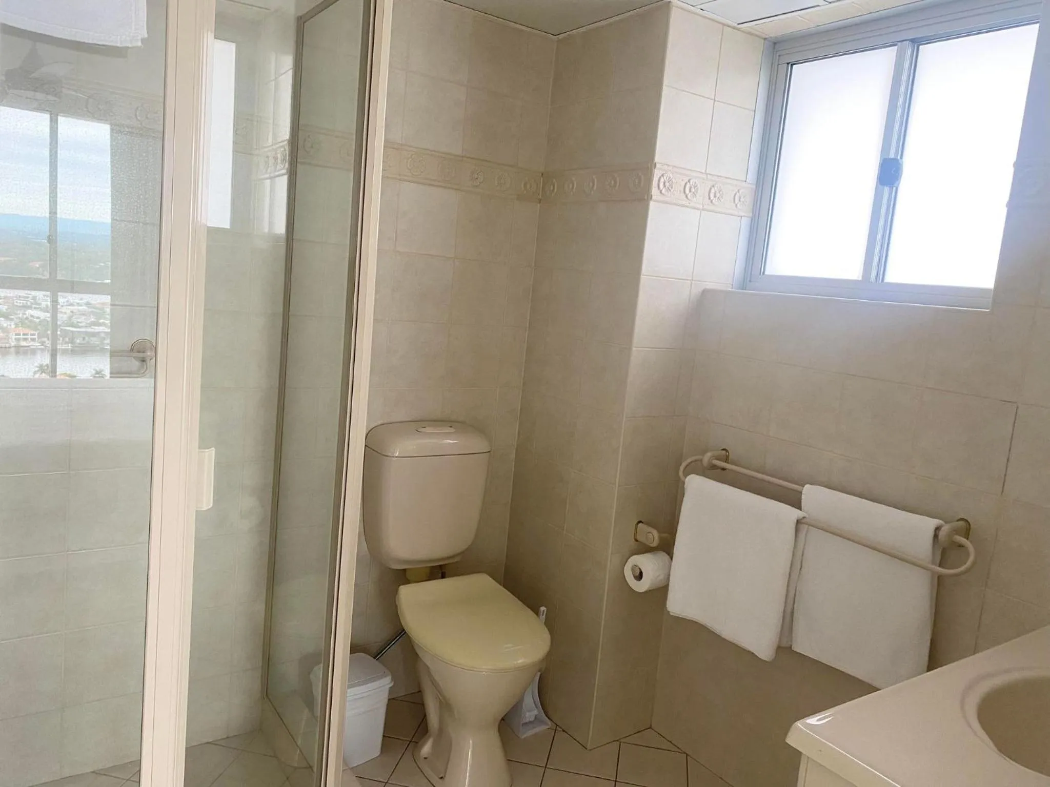 Bathroom in Hi Surf Beachfront Resort Apartments OFFICIAL SITE