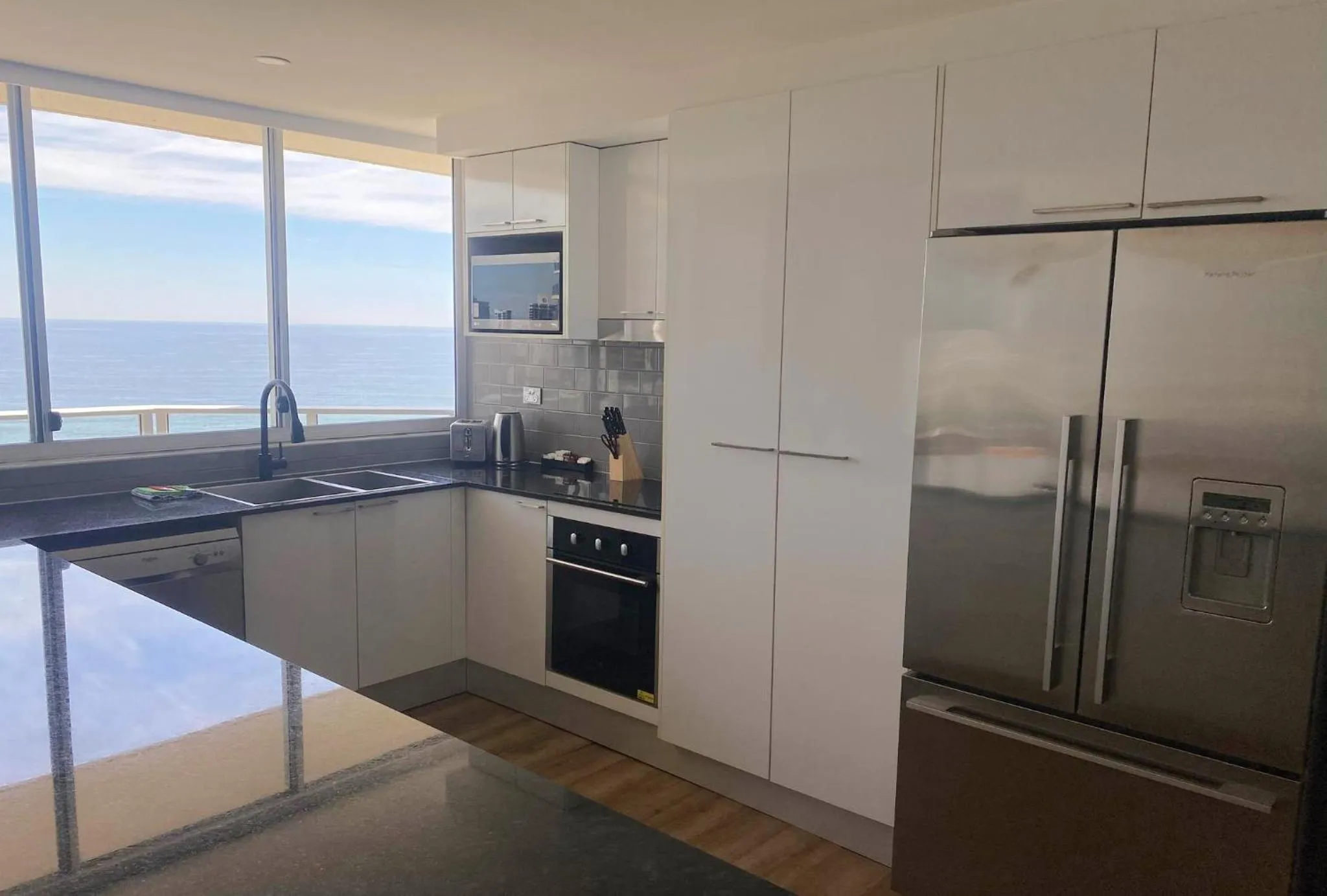 Kitchen or kitchenette in Hi Surf Beachfront Resort Apartments OFFICIAL SITE