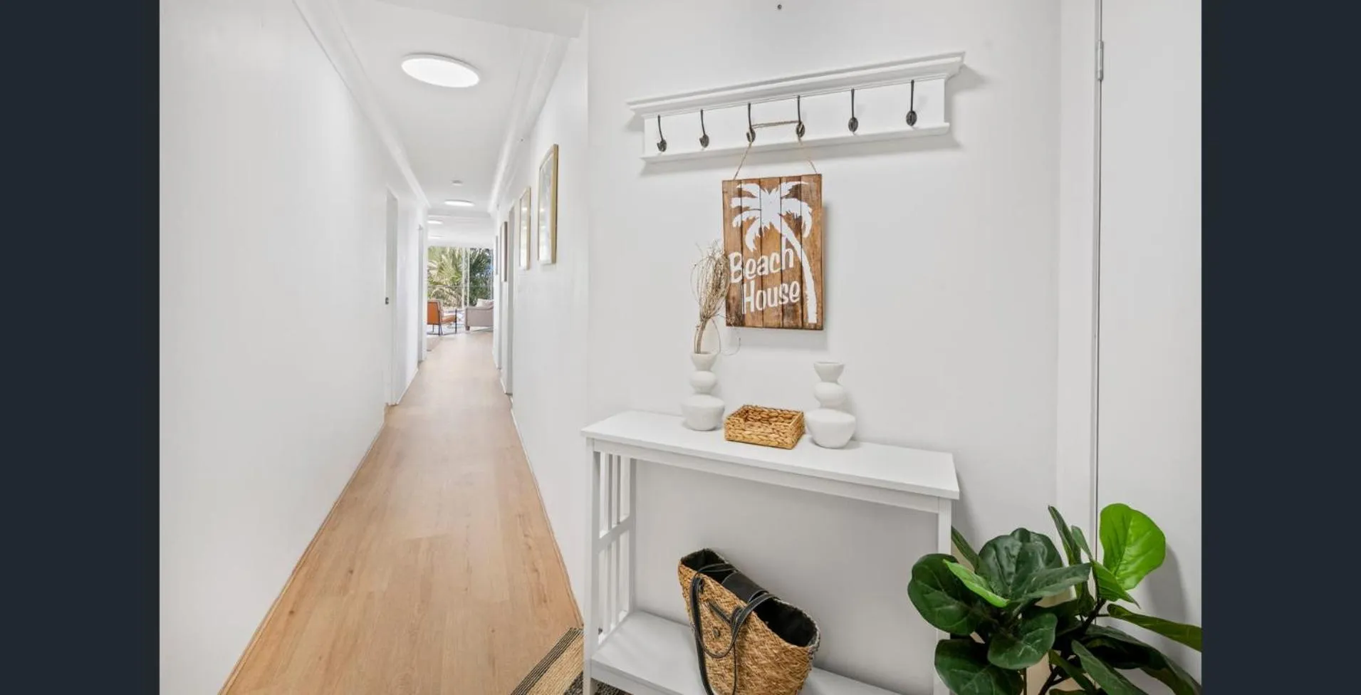 Property building in Hi Surf Beachfront Resort Apartments OFFICIAL SITE