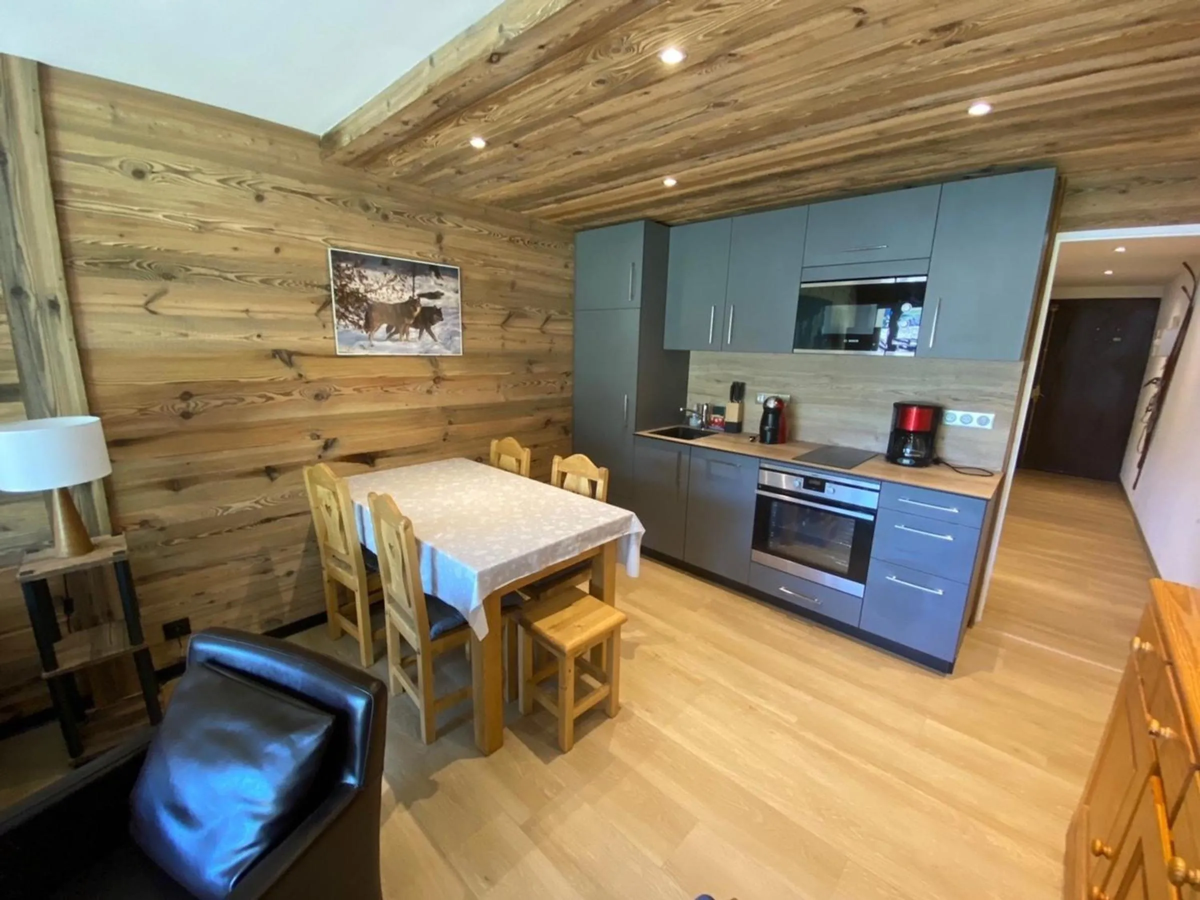 Appartement 2 pièces ensoleillé avec Wi-Fi et parking, La Clusaz - FR-1-459-76
