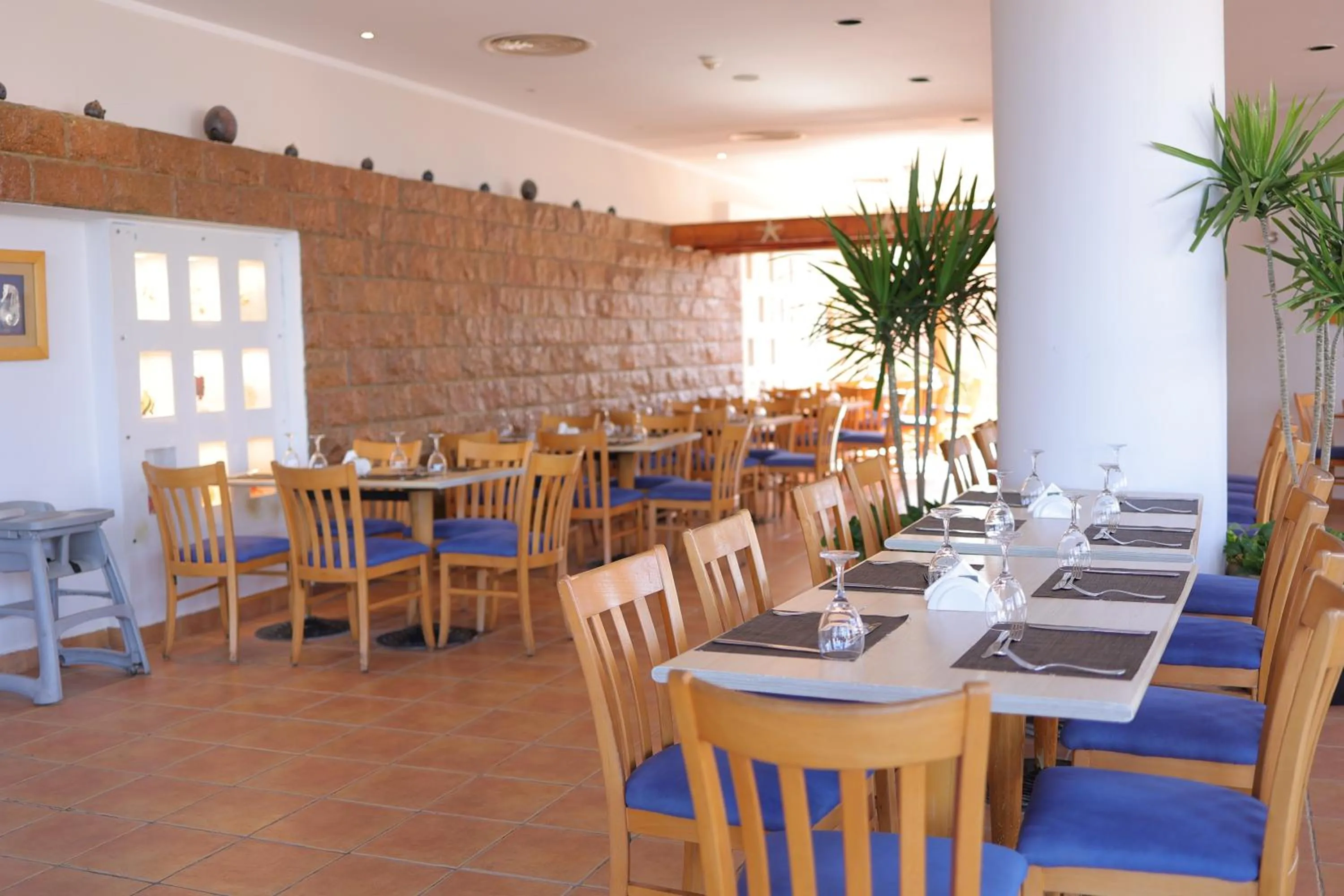 Restaurant/places to eat in Nubian Island, Families and Couples only