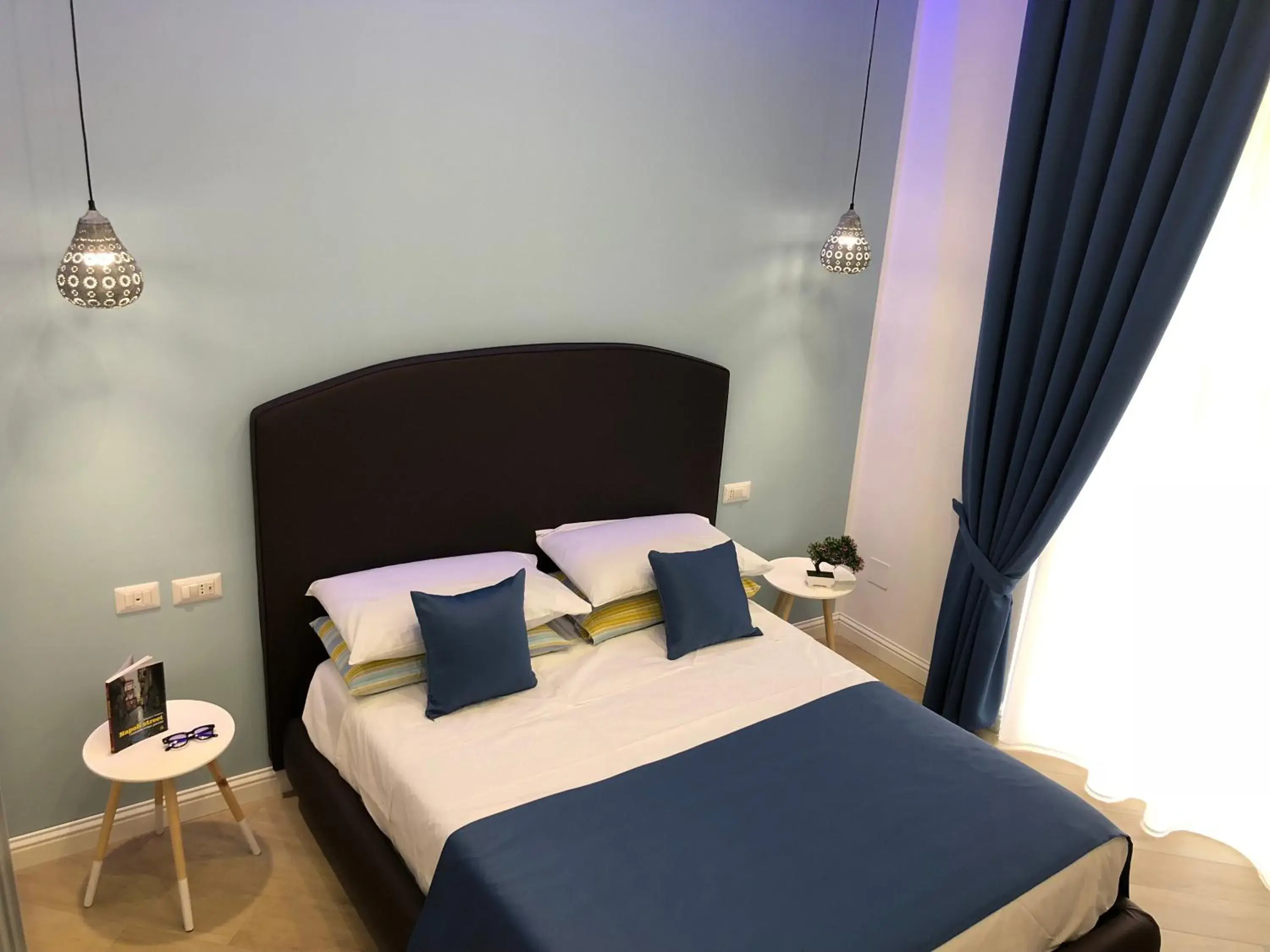 Double Room with Balcony in DOMO B&B Double Room with Balcony in DOMO B&B