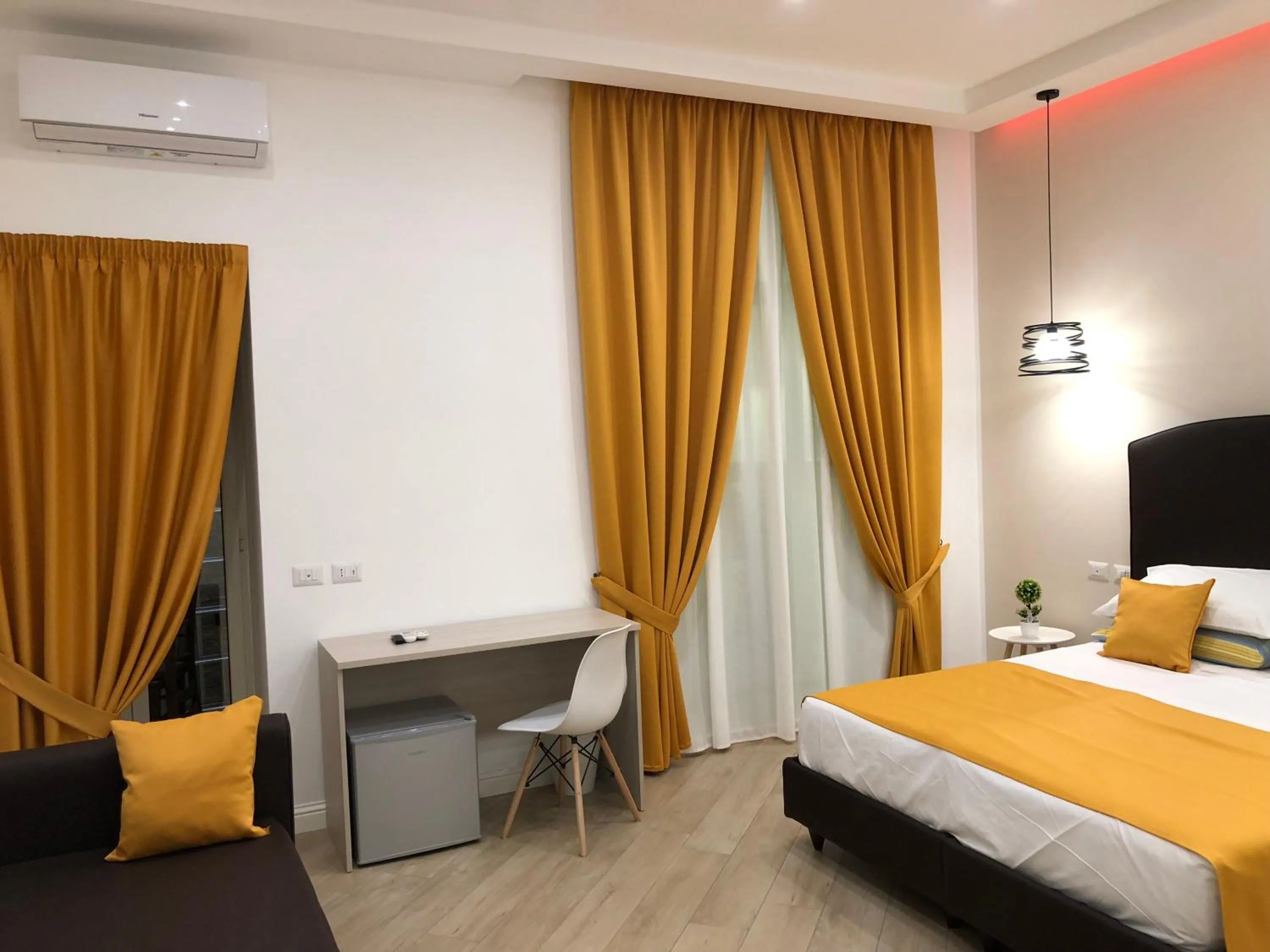 Deluxe Triple Room in DOMO B&B