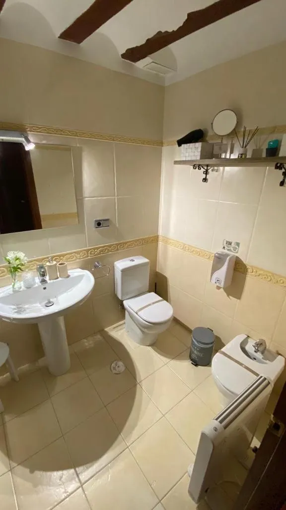 Shower in La Posada de Chinchilla