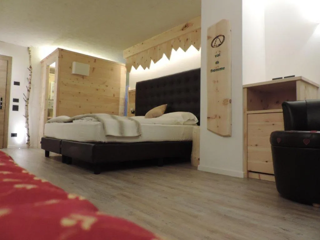 Bed in Hotel Scoiattolo