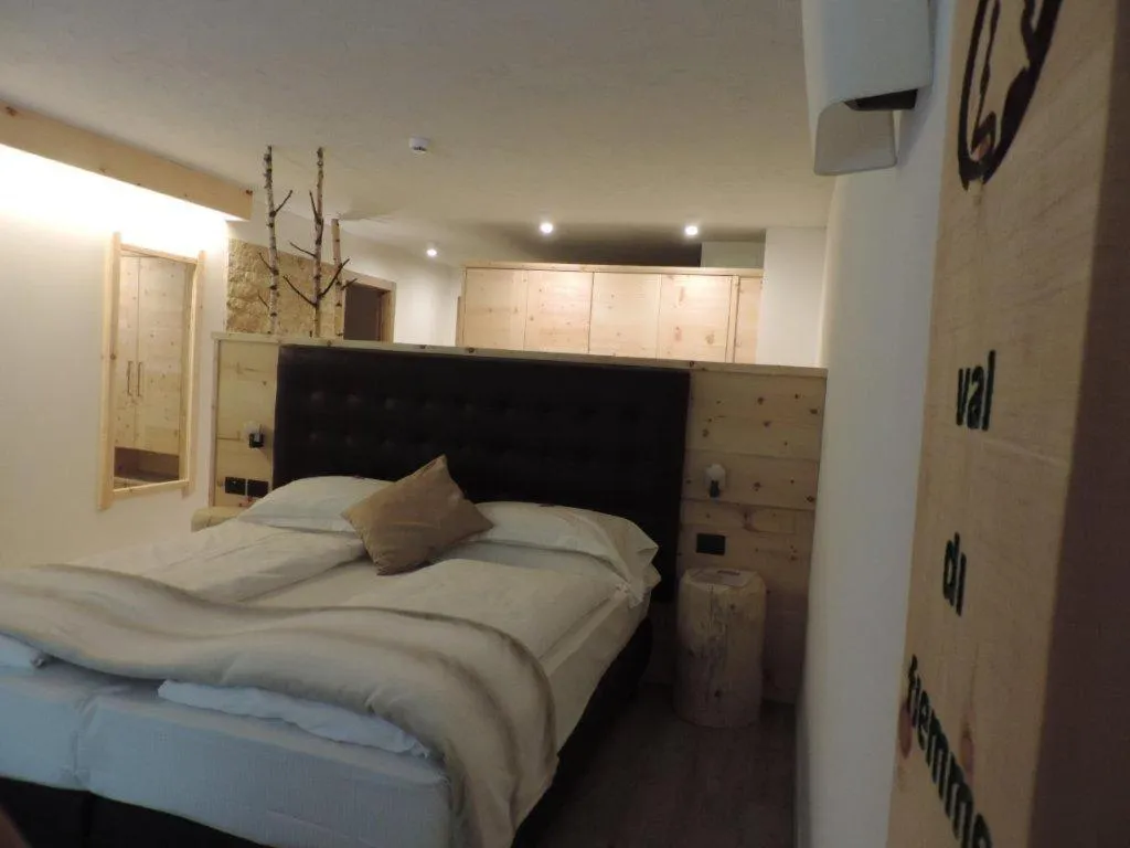 Bed in Hotel Scoiattolo