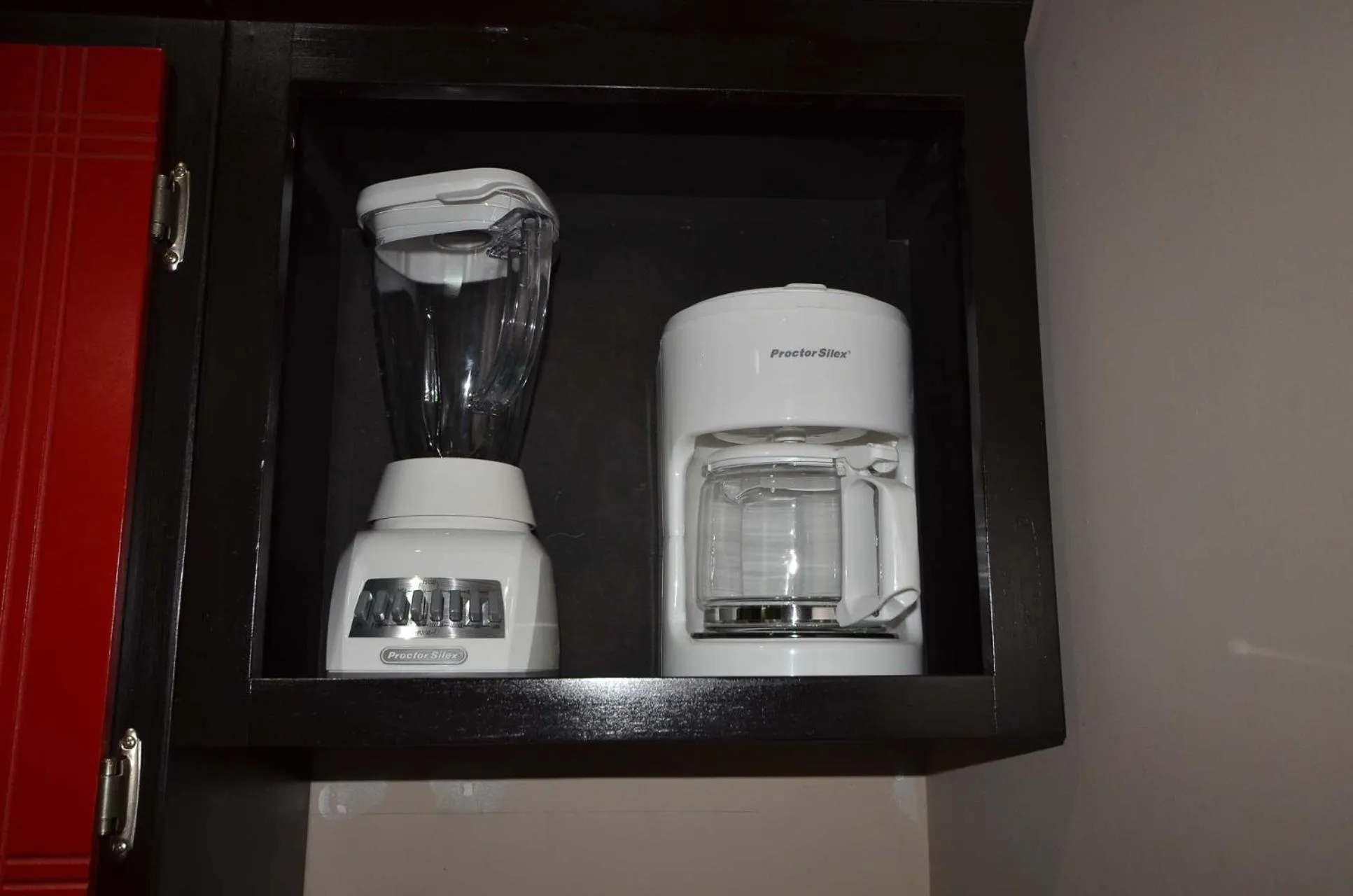 Coffee/tea facilities in Suites del Sol