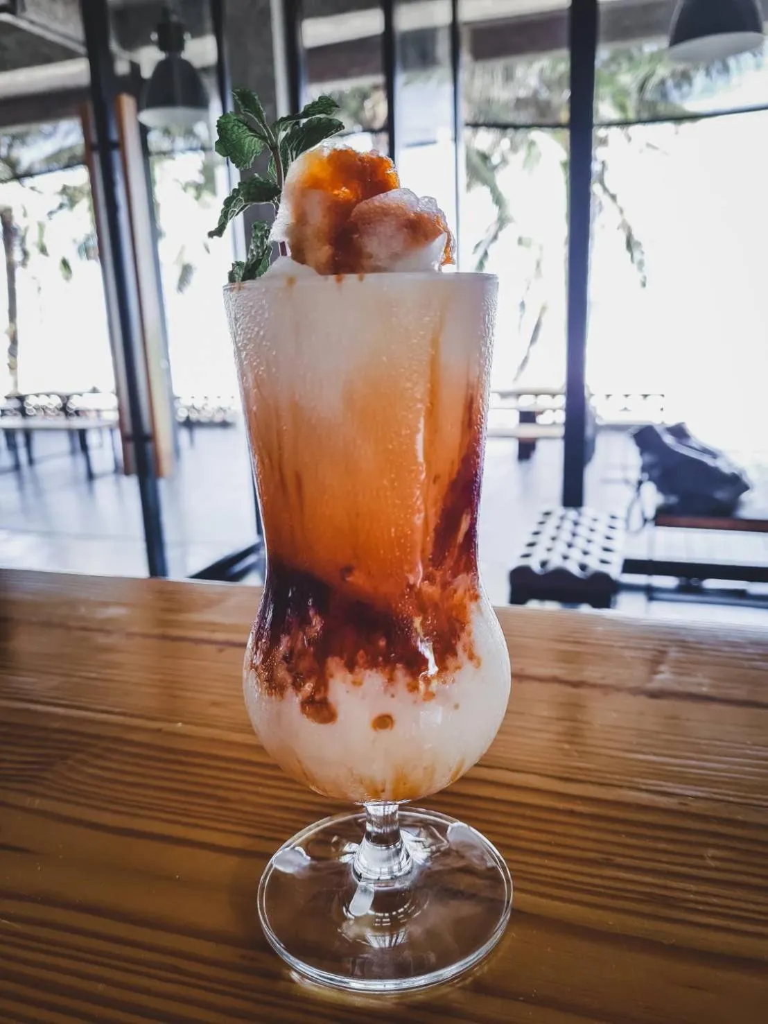 Restaurant/places to eat in Saphli Villa