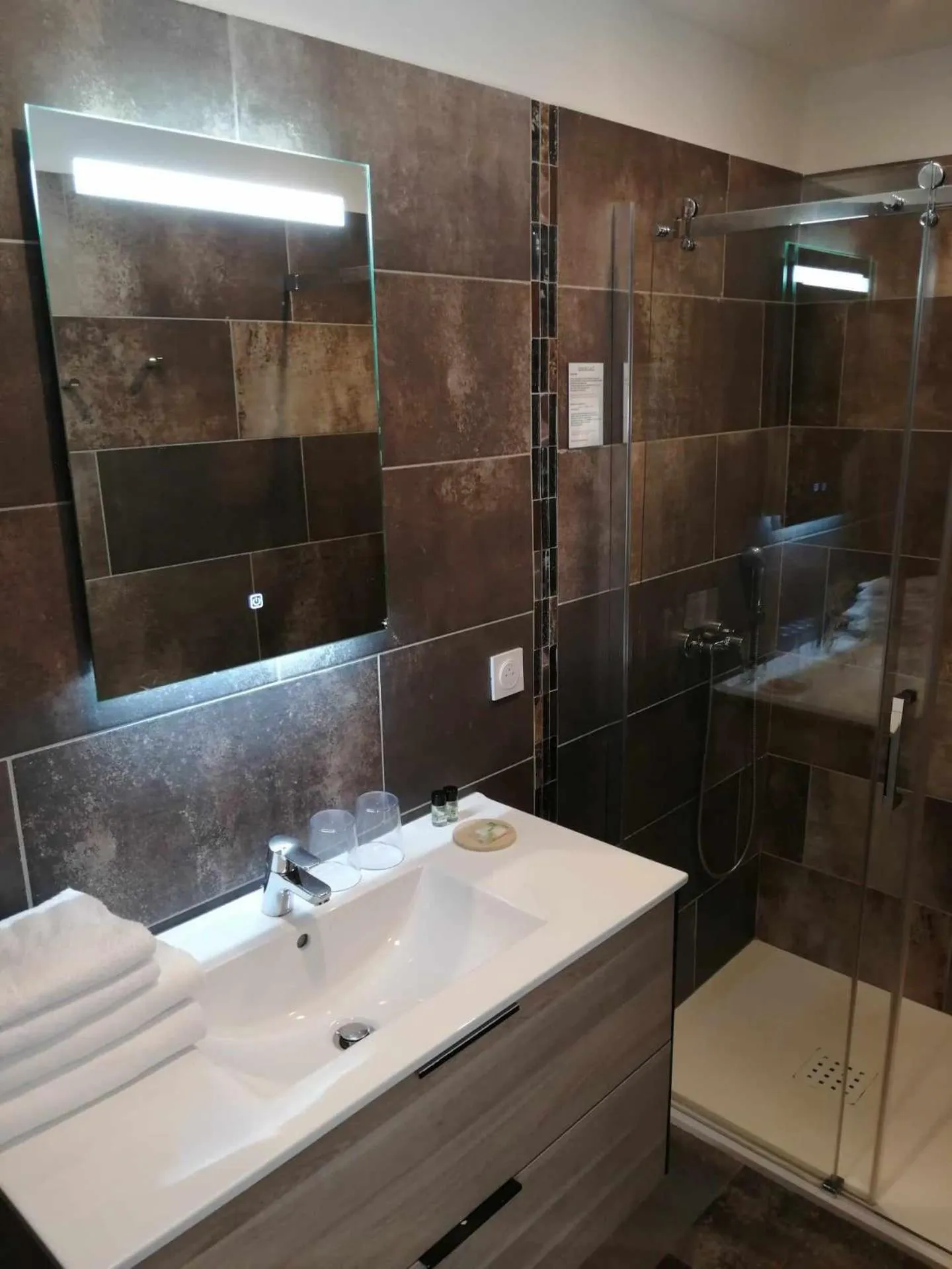 Bathroom in Auberge Ferayola