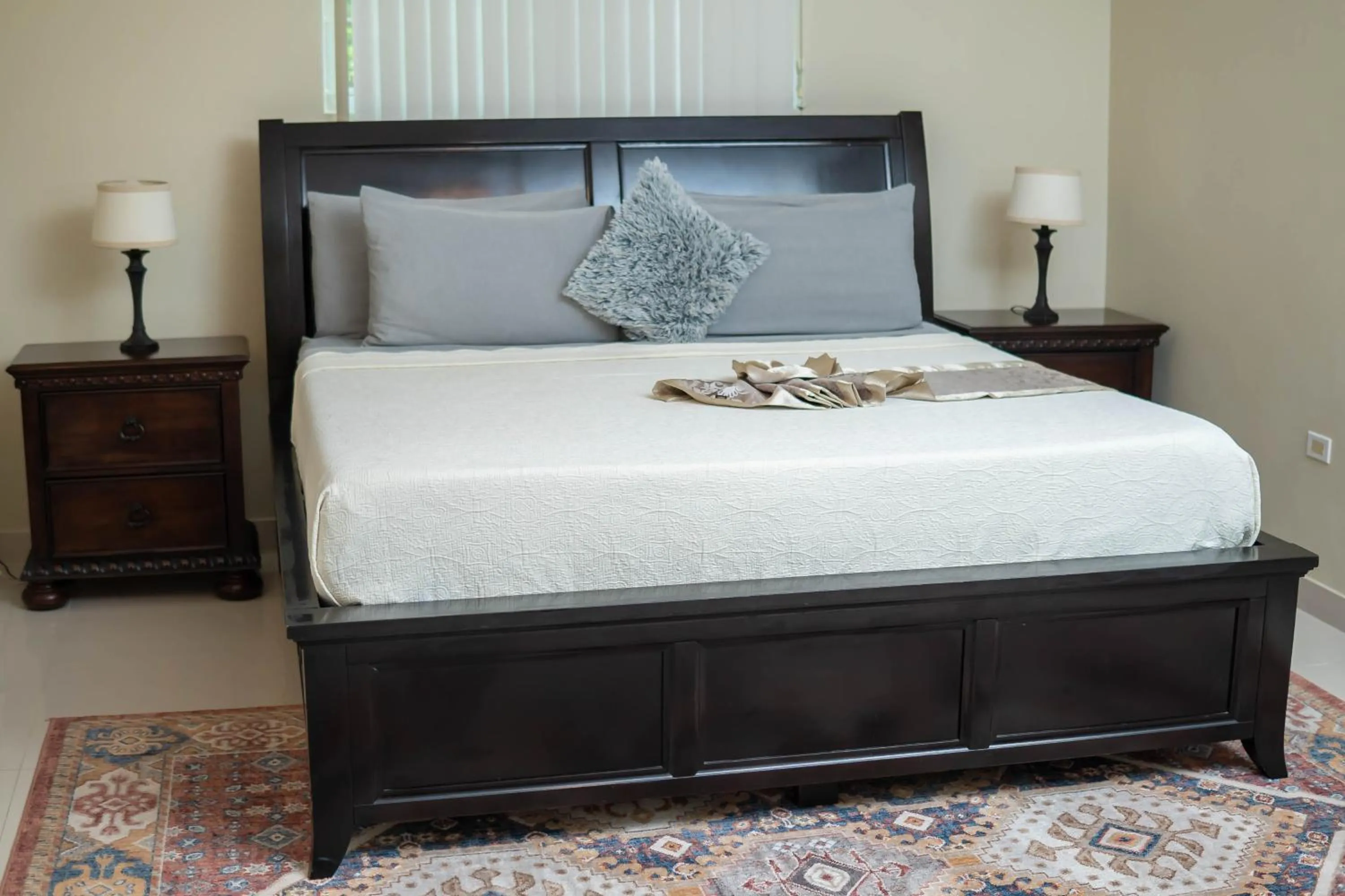 Restaurant/places to eat, Bed in GC Resort