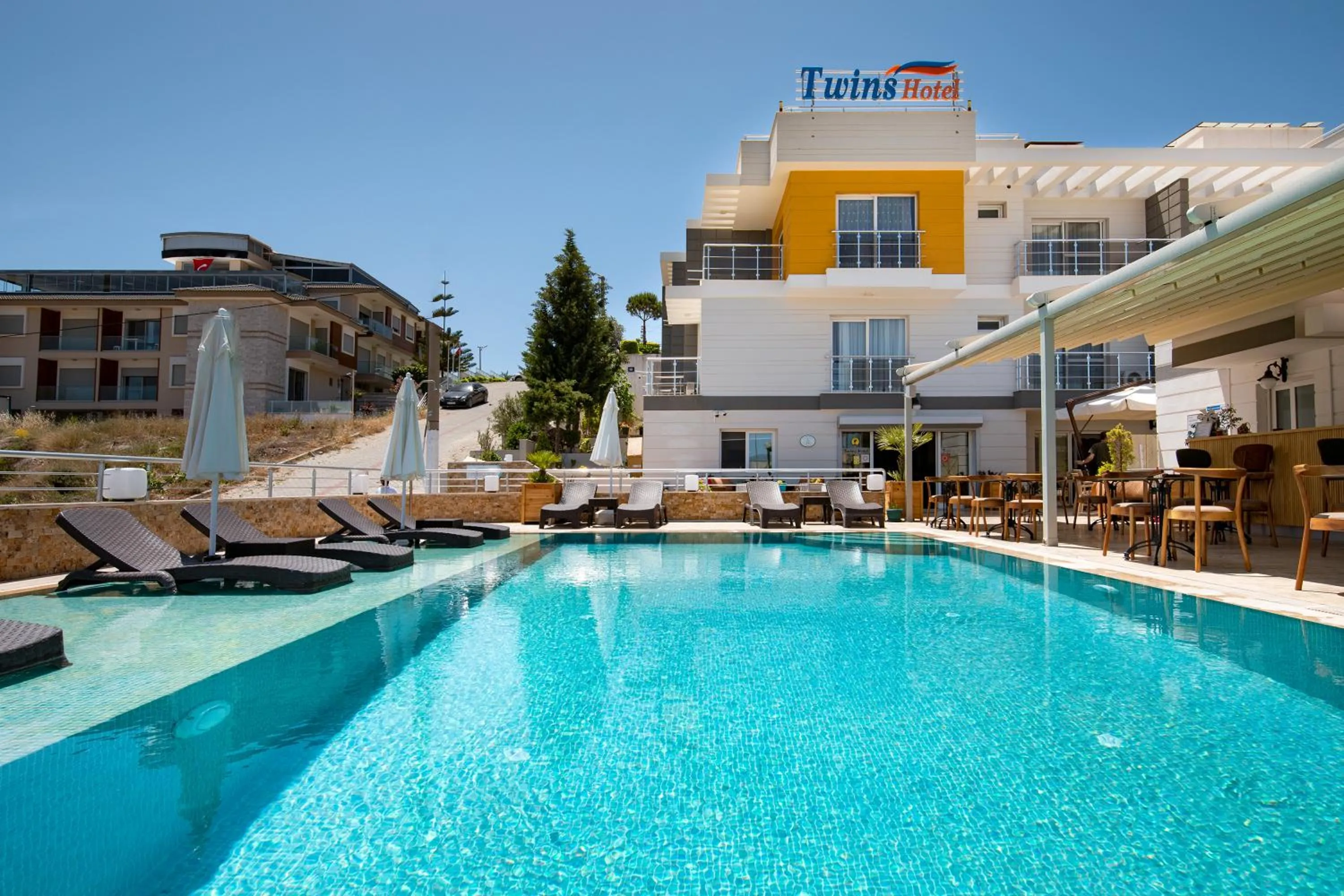 Swimming pool in Twins Hotel Çeşme