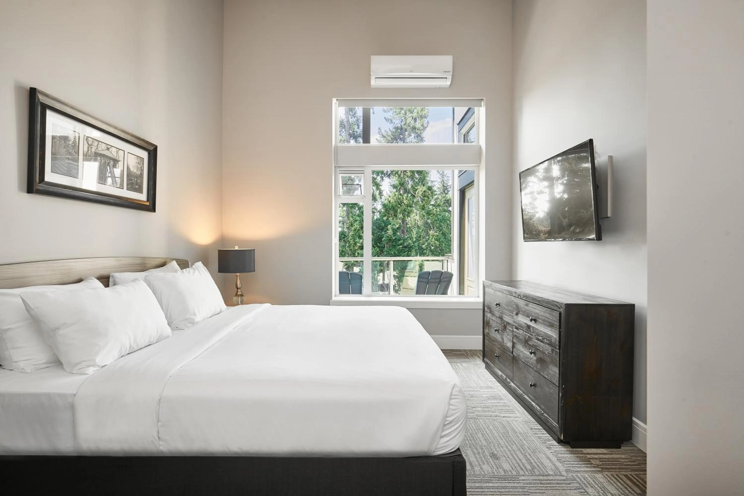 Bedroom, Bed in SoLo Suites