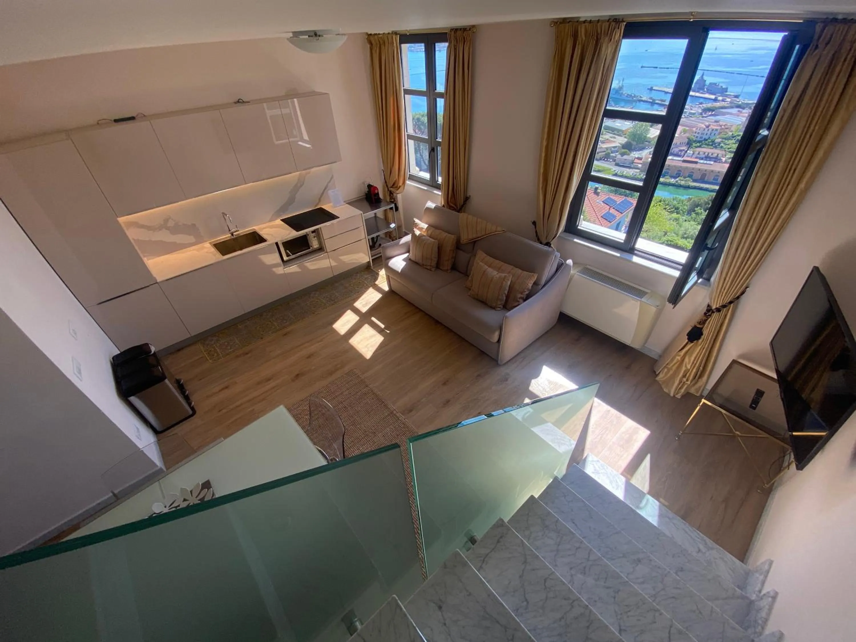 One-Bedroom Apartment with Sea View - Split Level in Miramare Apartments&Suites