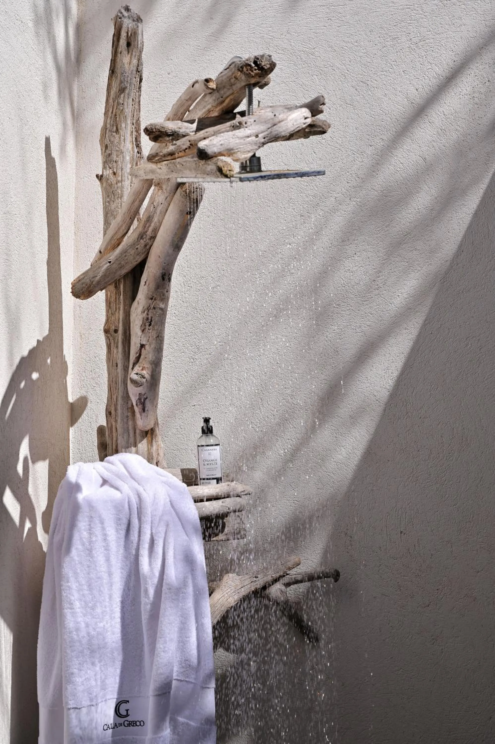 Shower in Hôtel Cala di Greco