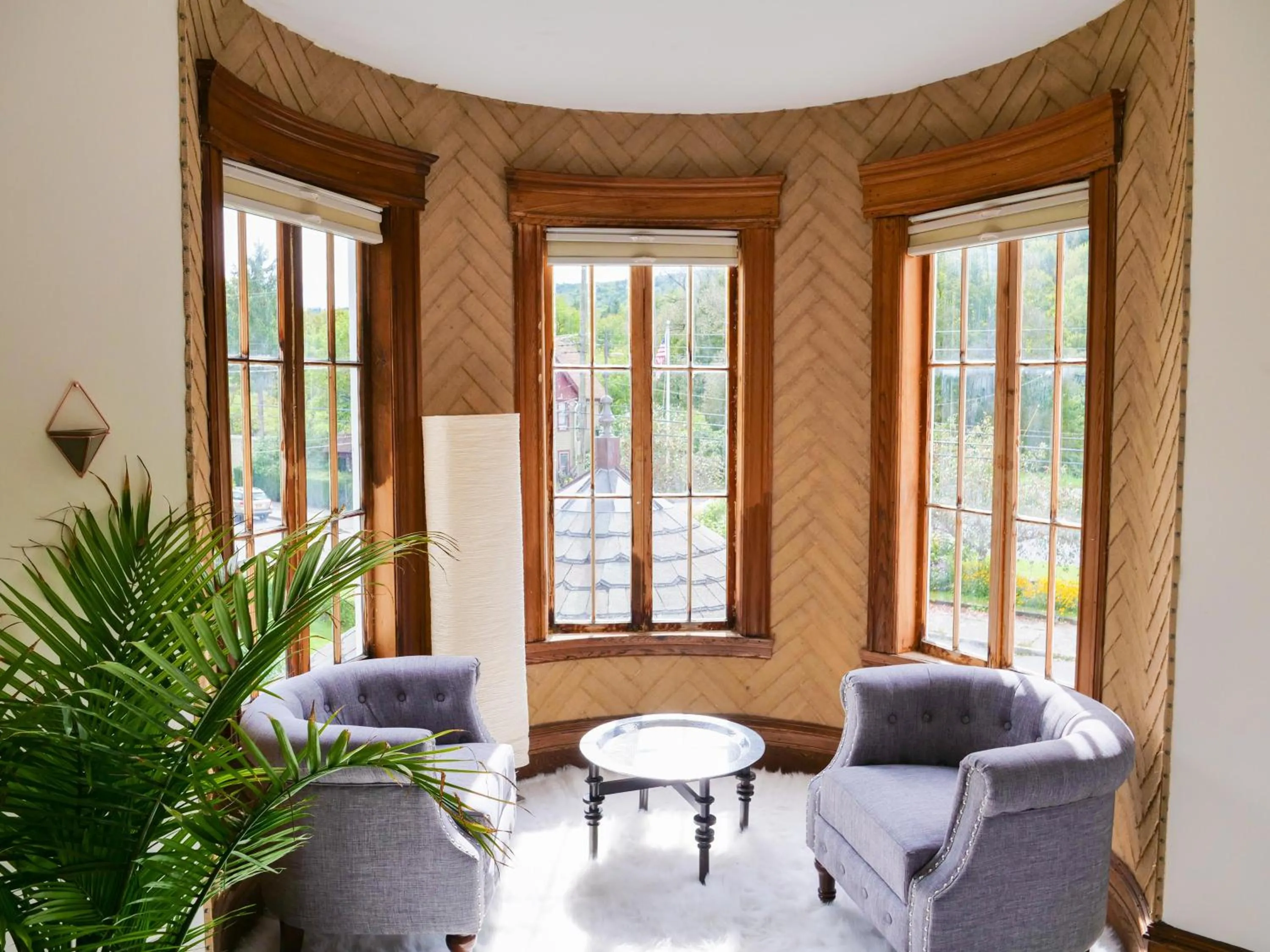 Seating area in Shadowcrest