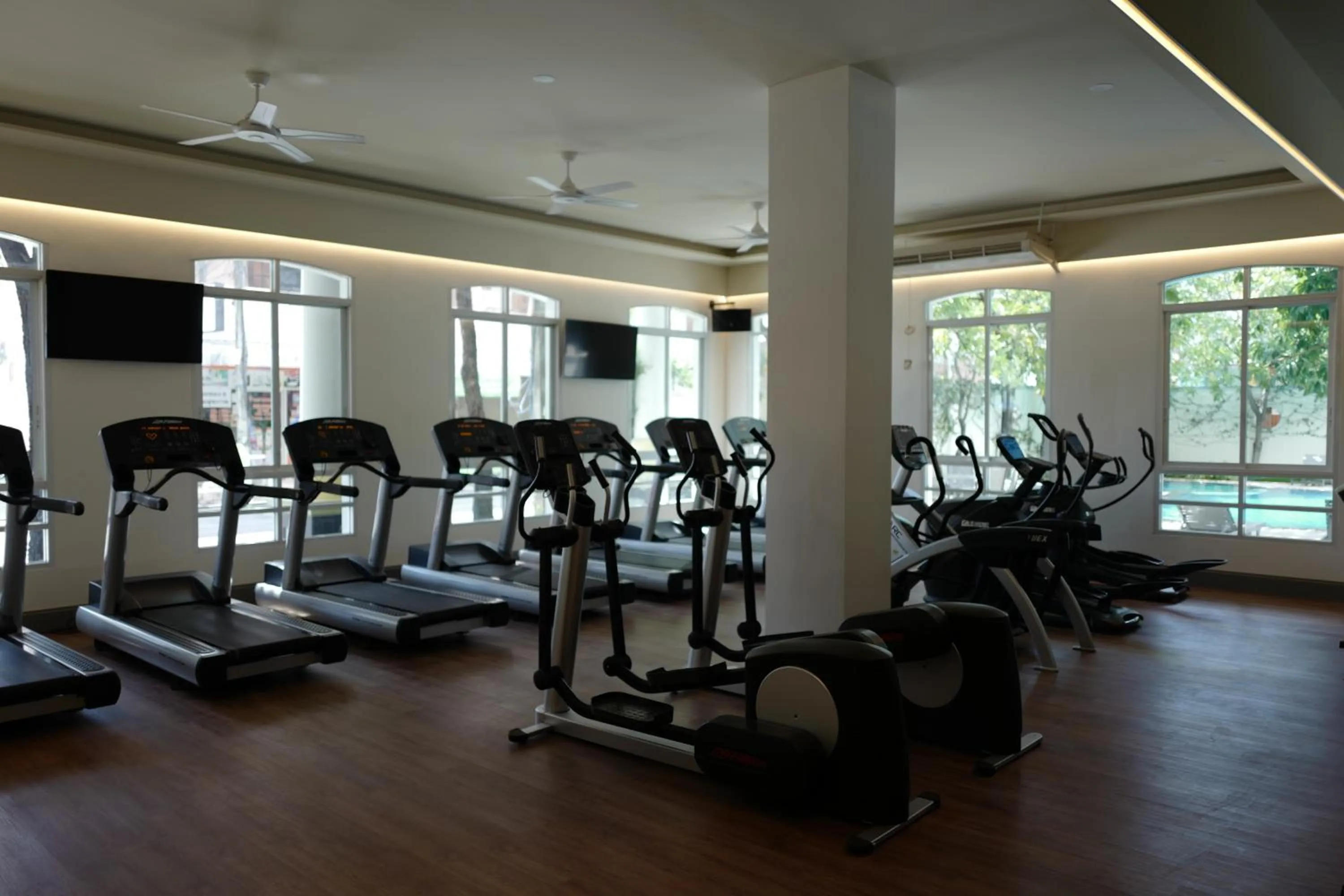 Fitness centre/facilities in PRS Hotel Pattaya
