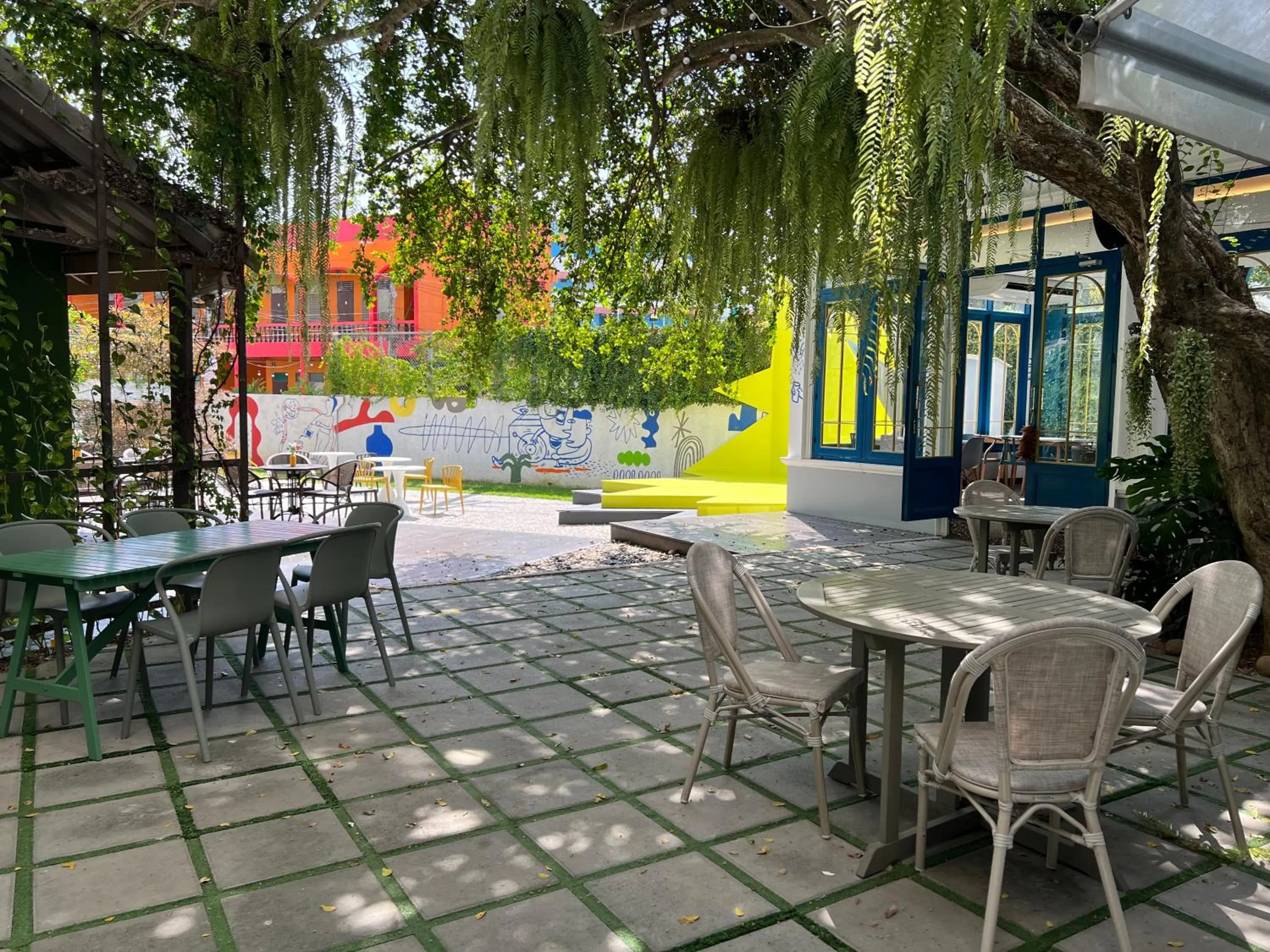 Restaurant/places to eat in PRS Hotel Pattaya