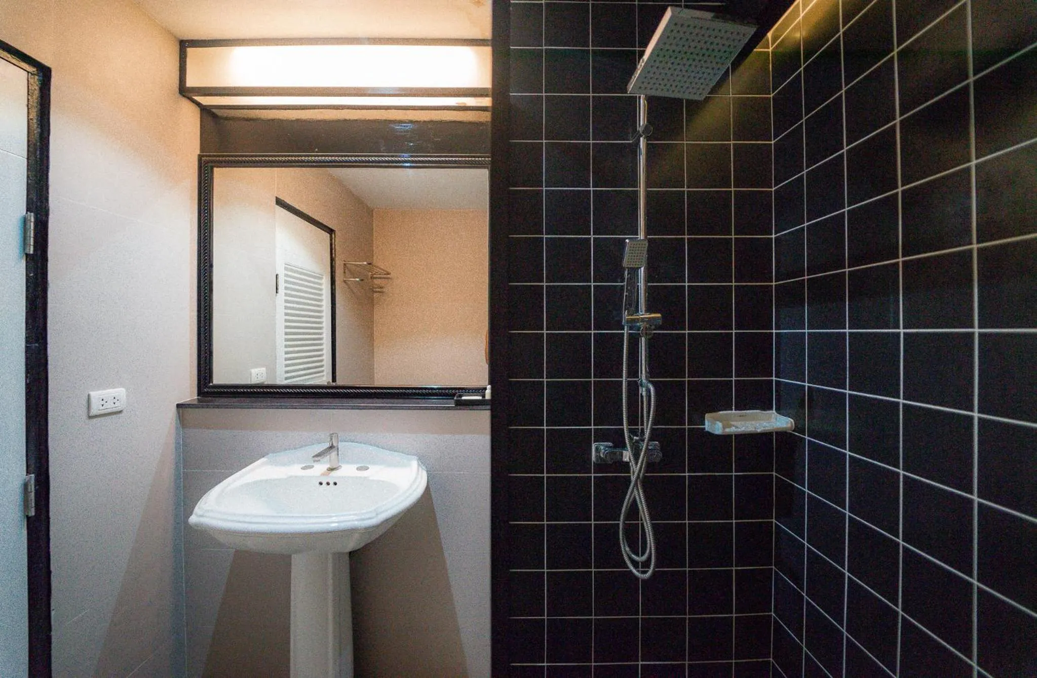 Shower in PRS Hotel Pattaya