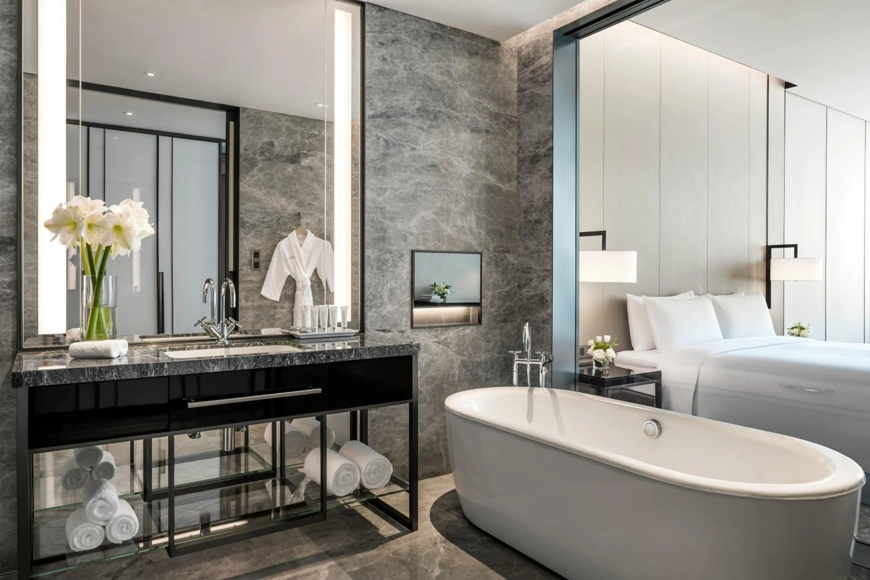 Bathroom, Bed in Niccolo Changsha