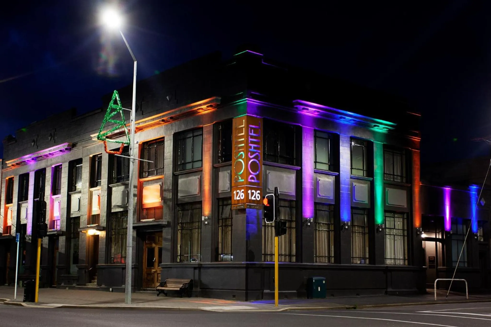 Facade/entrance in Poshtel