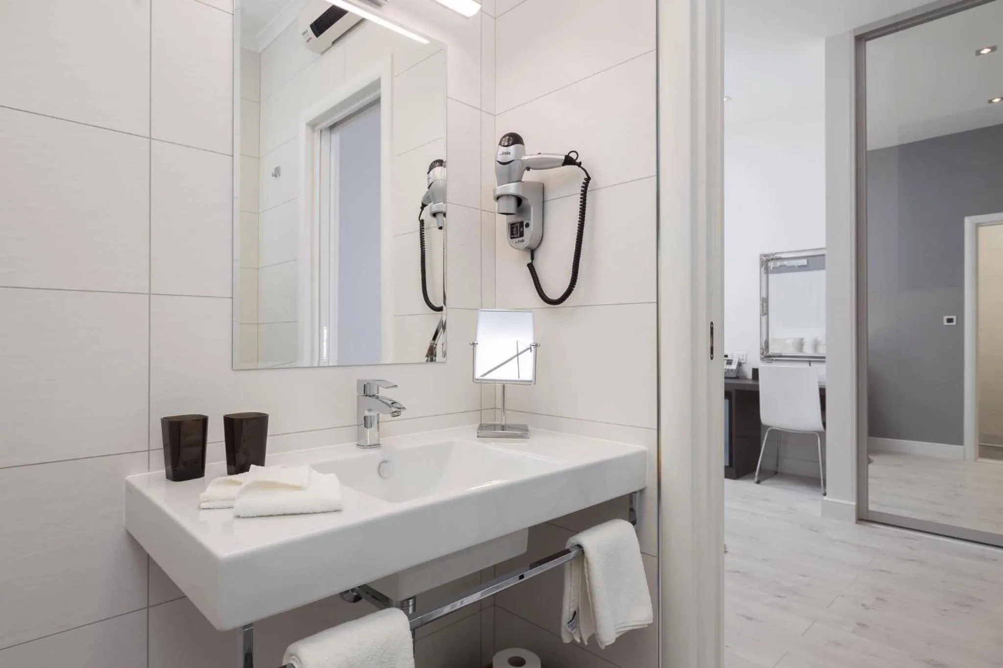 Shower in Sleep Split