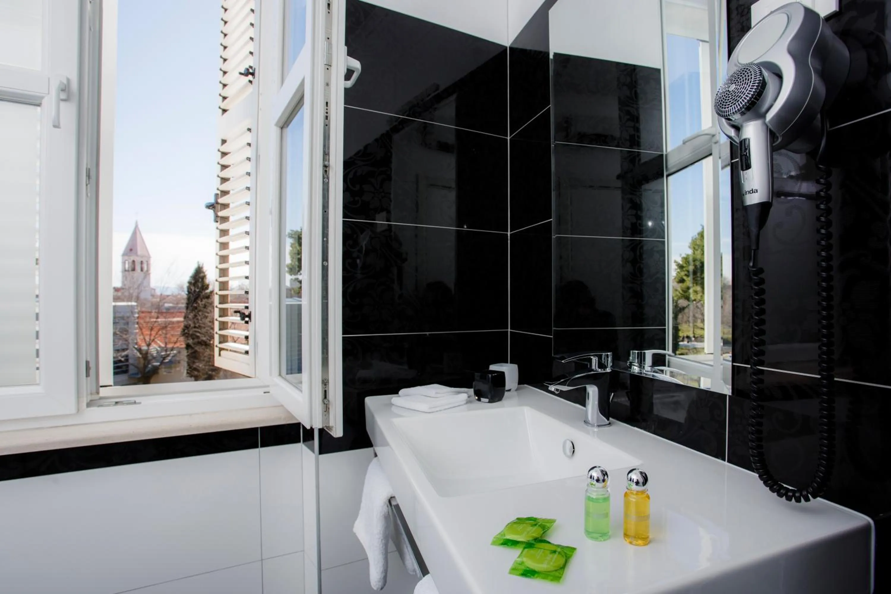 Bathroom in Sleep Split