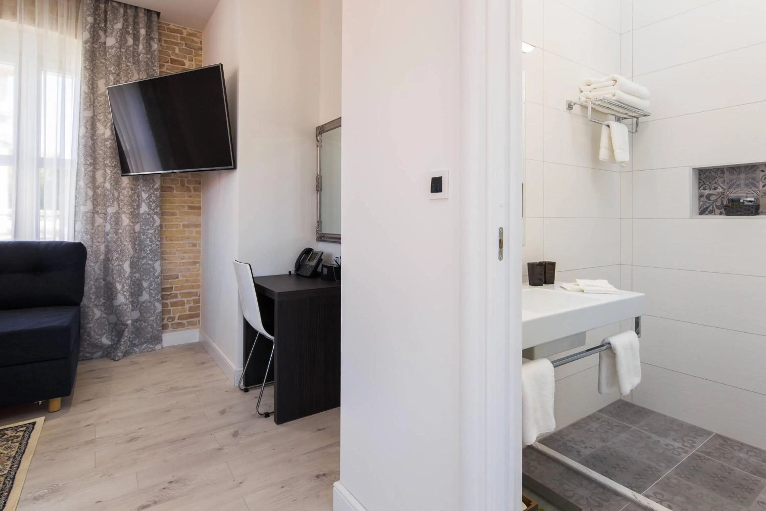 Bathroom in Sleep Split