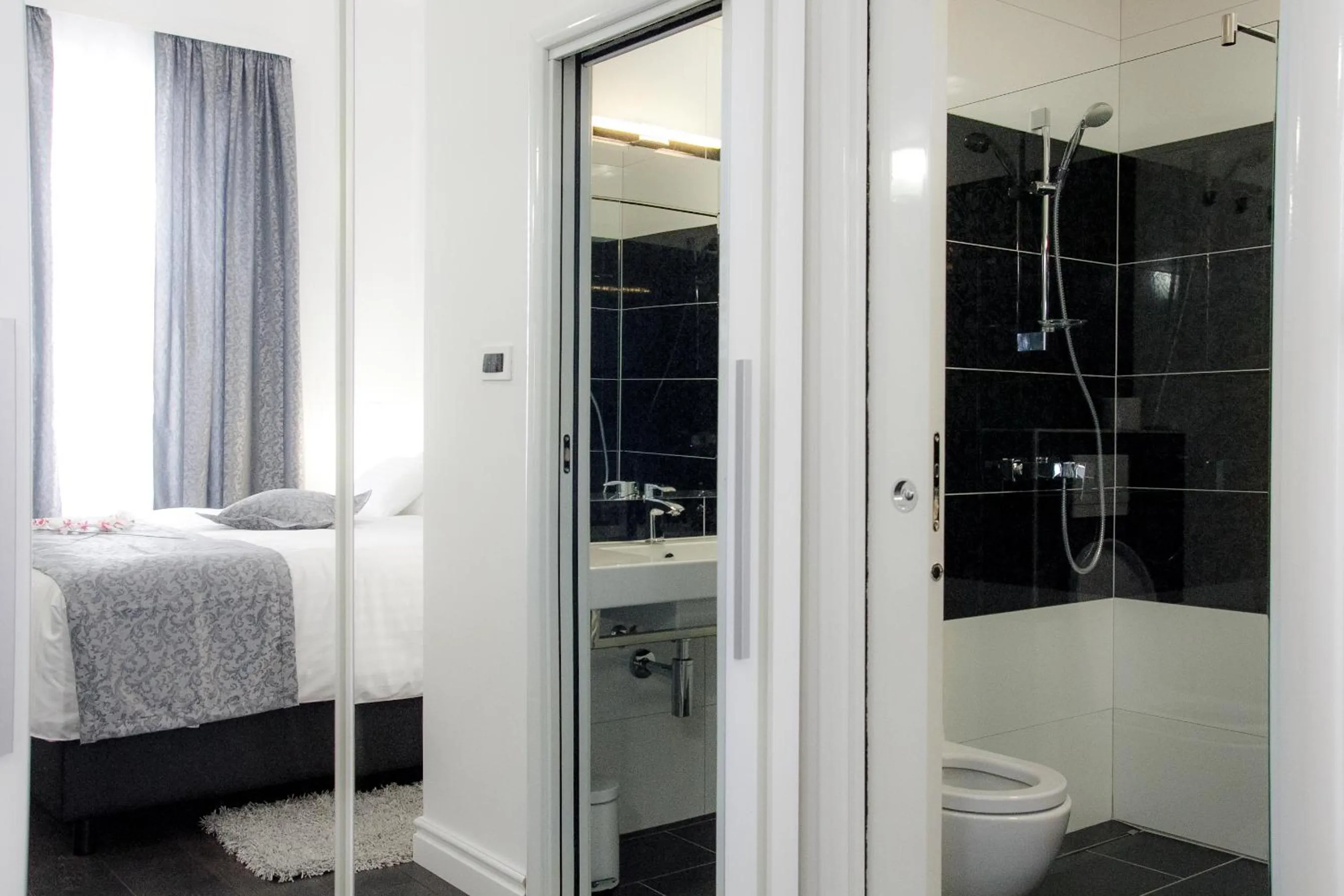 Bathroom in Sleep Split