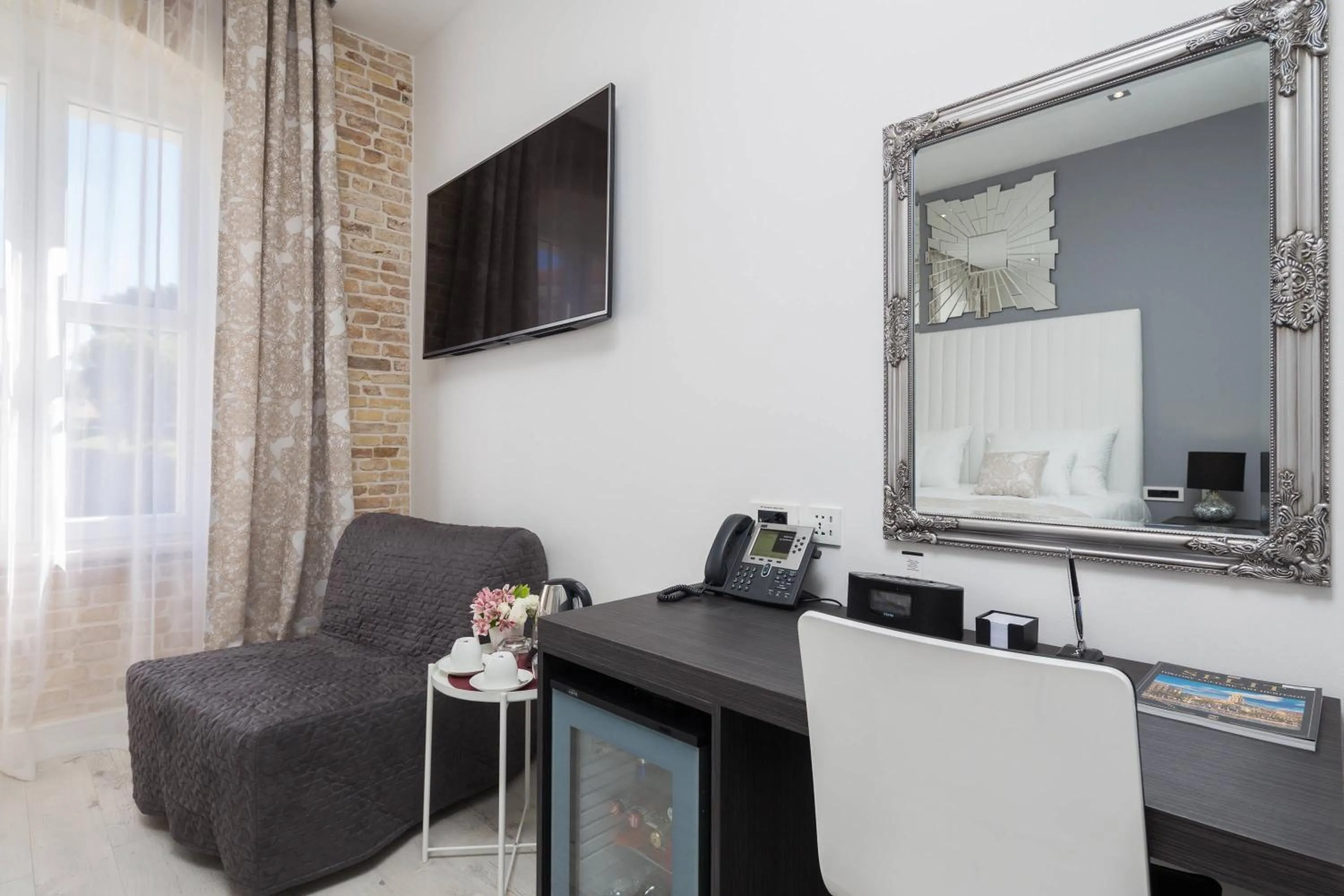 TV and multimedia in Sleep Split