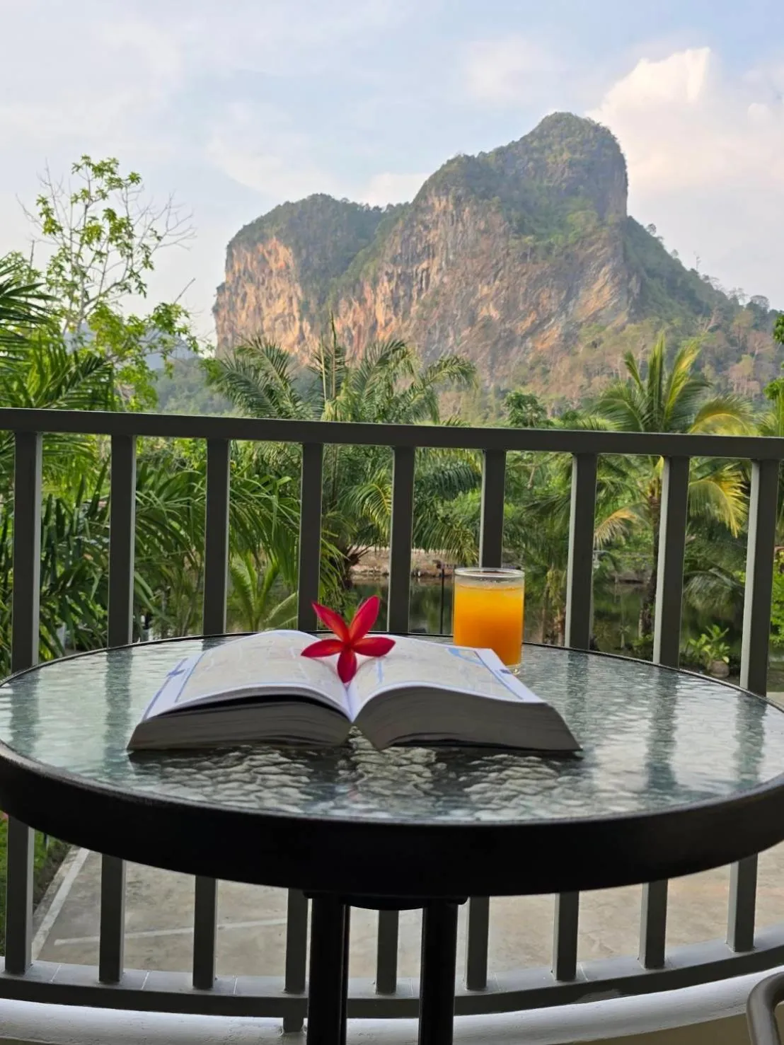 Baannai Lake View Resort