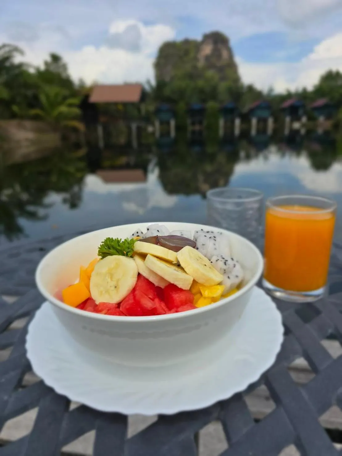 Baannai Lake View Resort